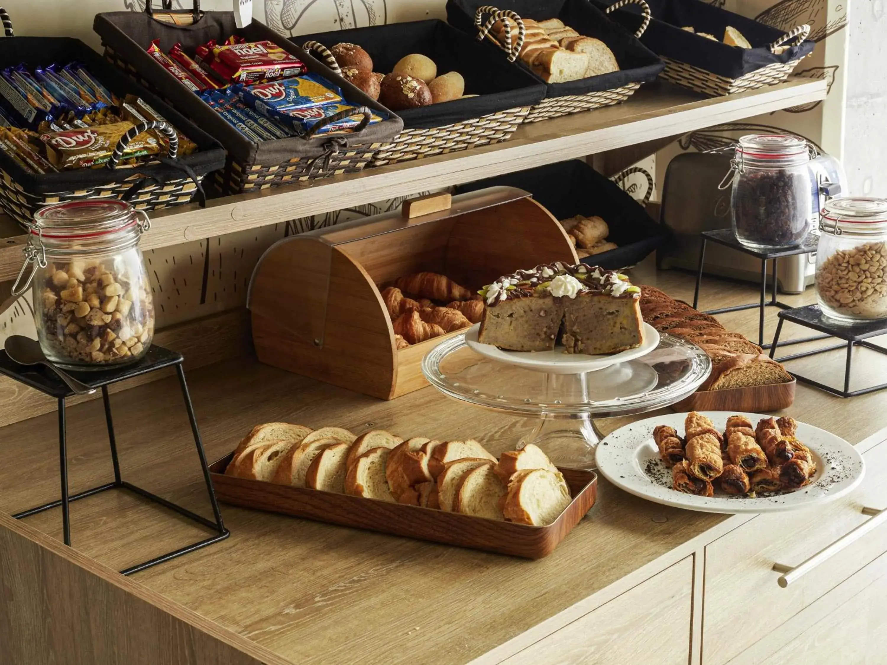 Breakfast in Hotel Ibis Cali Granada Breakfast in Hotel Ibis Cali Granada