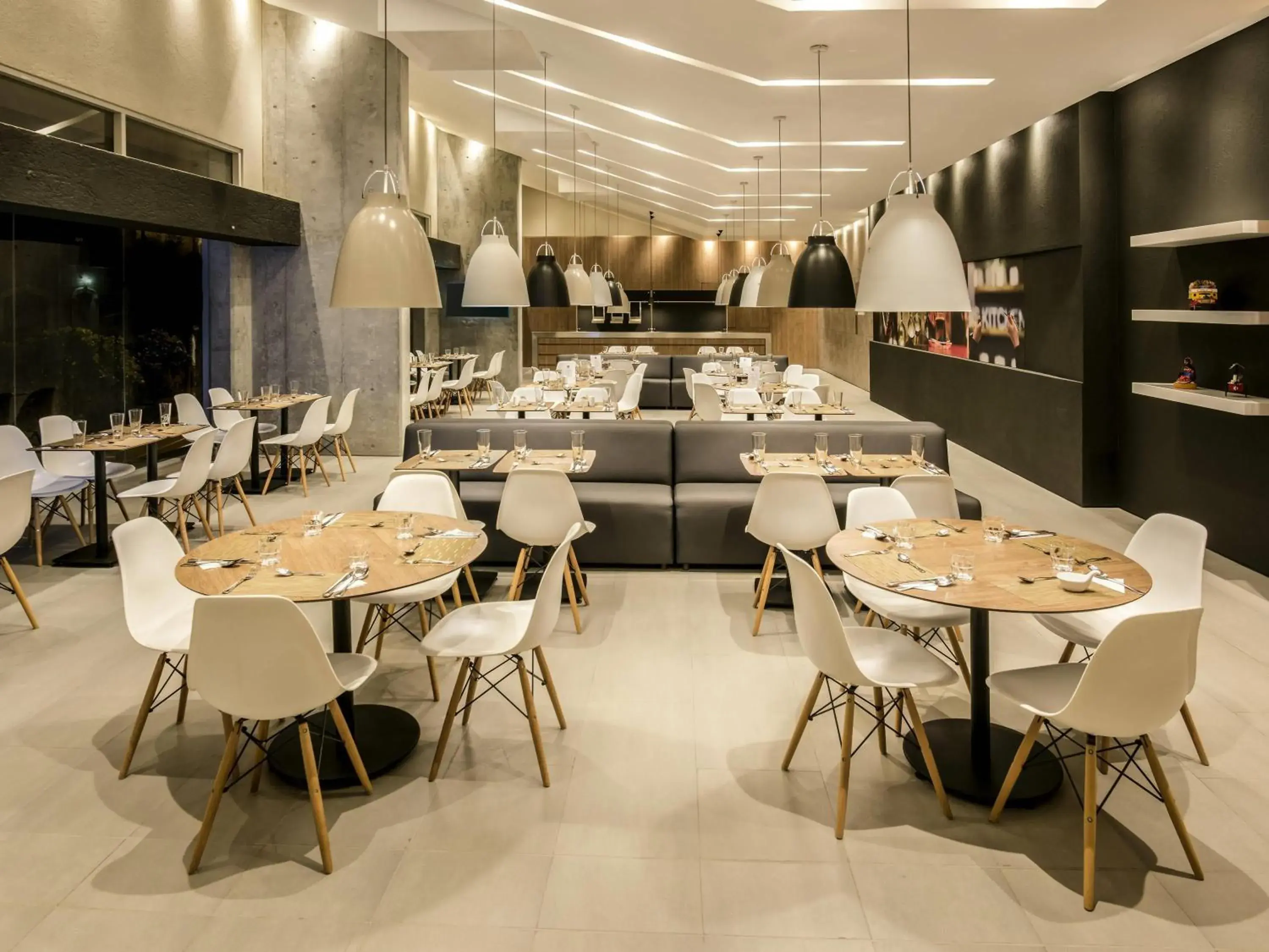 Restaurant/places to eat in Hotel Ibis Cali Granada Restaurant/places to eat in Hotel Ibis Cali Granada