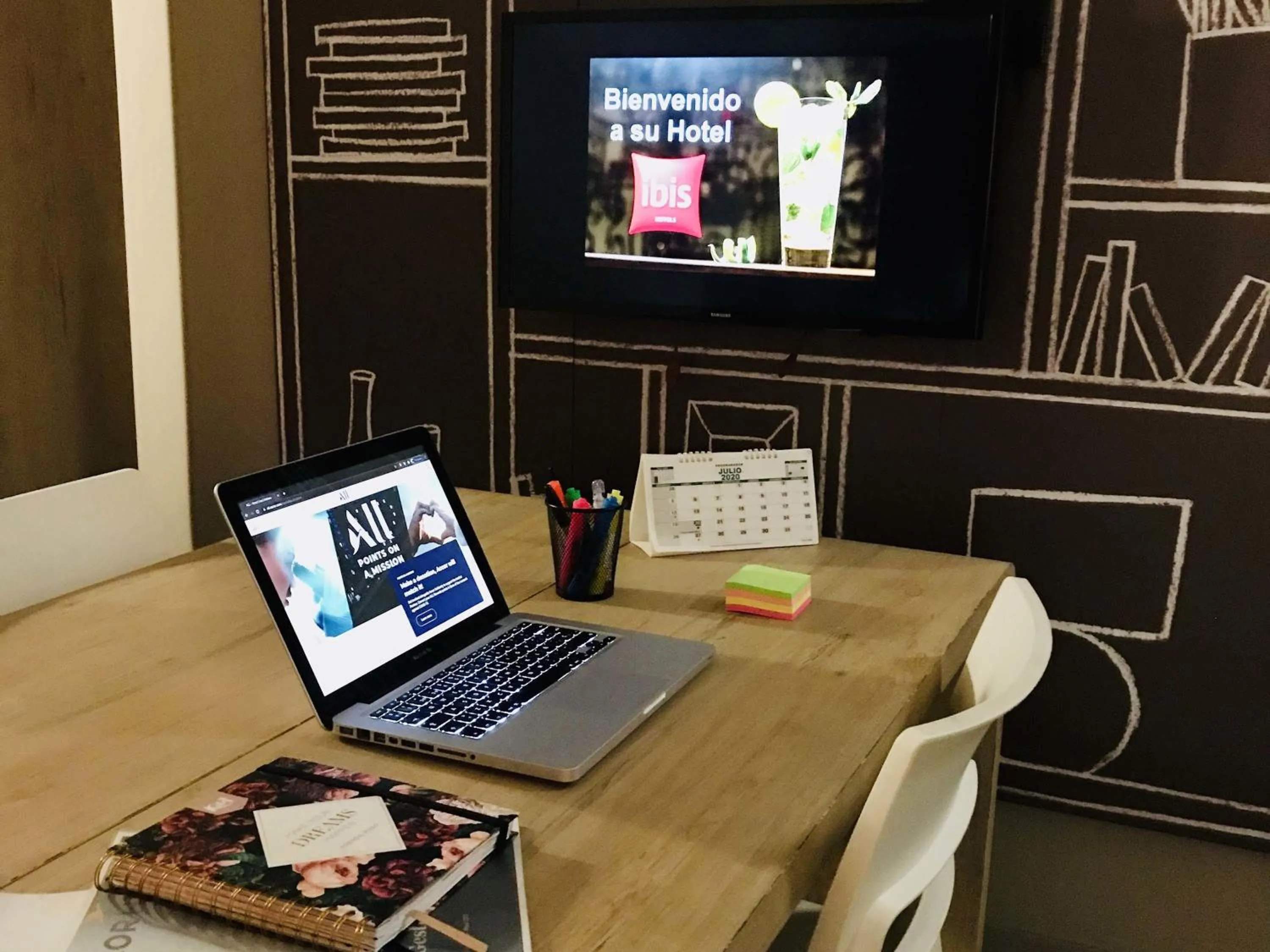 Bedroom in Hotel Ibis Cali Granada
