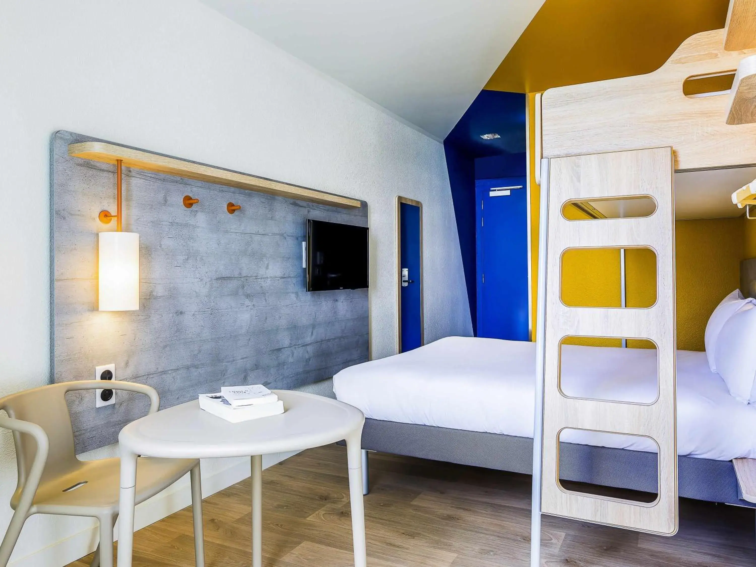Bedroom, Bed in ibis budget Paris Gennevilliers Bedroom, Bed in ibis budget Paris Gennevilliers