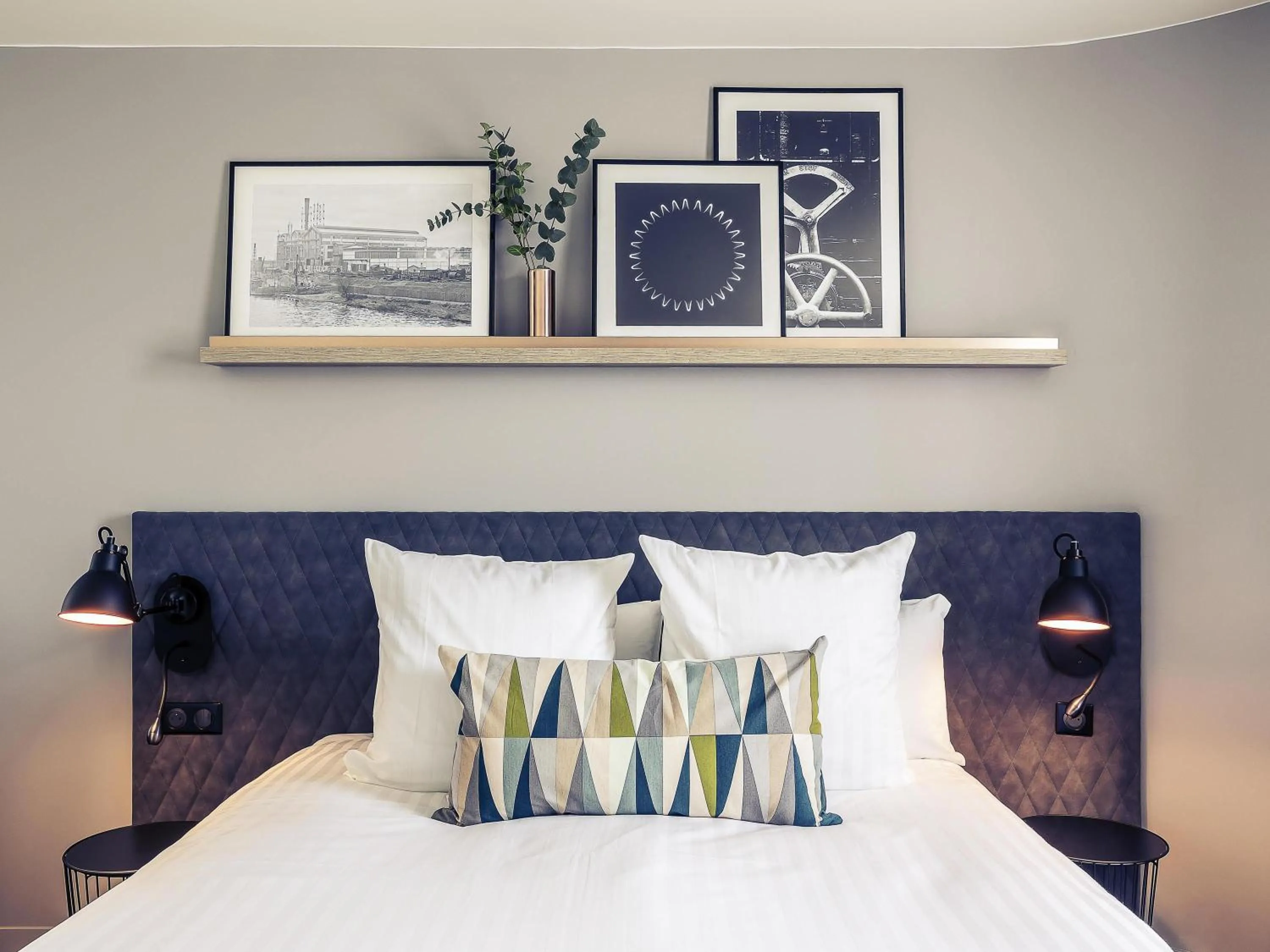 Bedroom, Bed in Hôtel Mercure Paris Gennevilliers