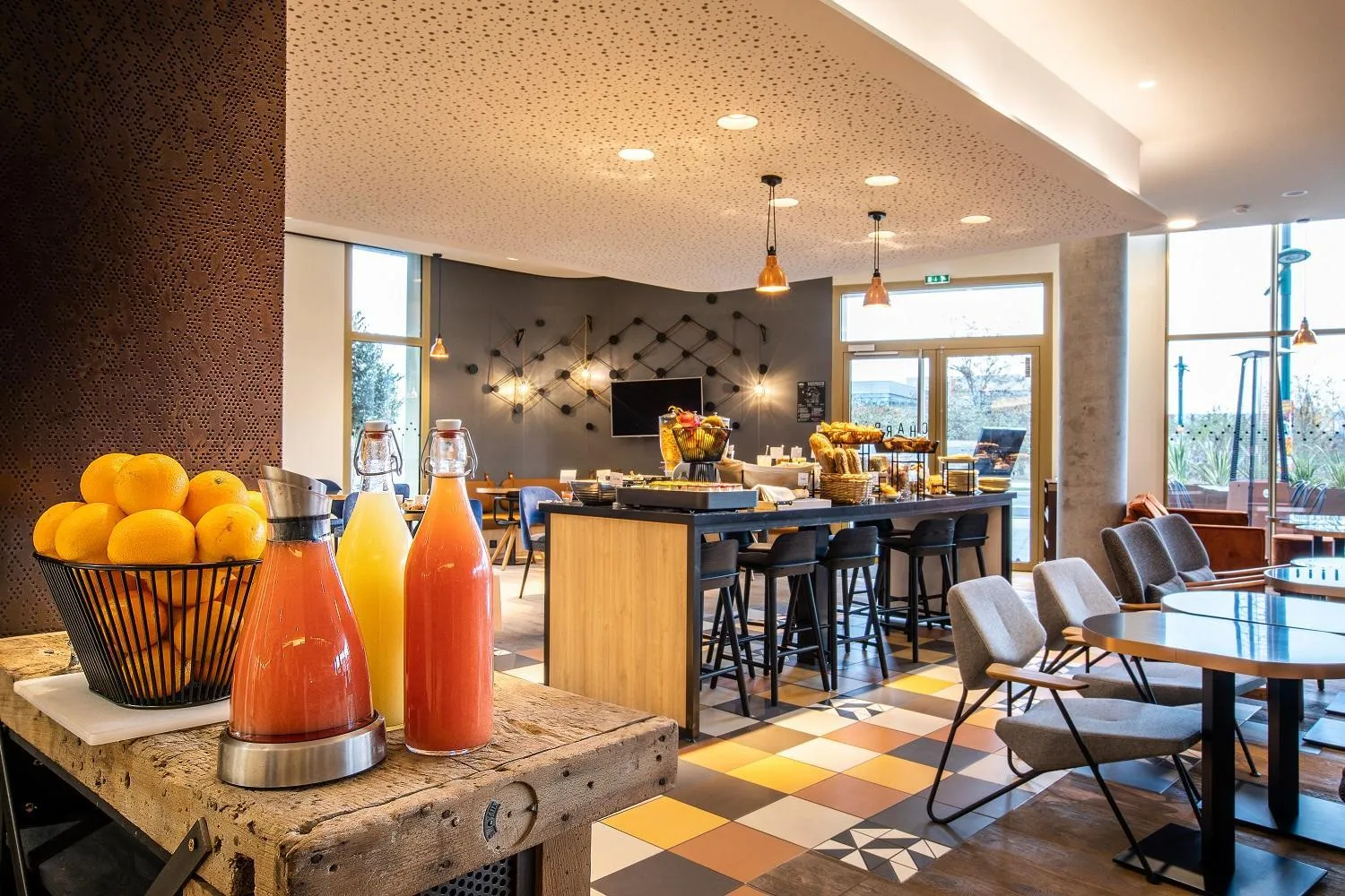 Restaurant/places to eat in Hôtel Mercure Paris Gennevilliers