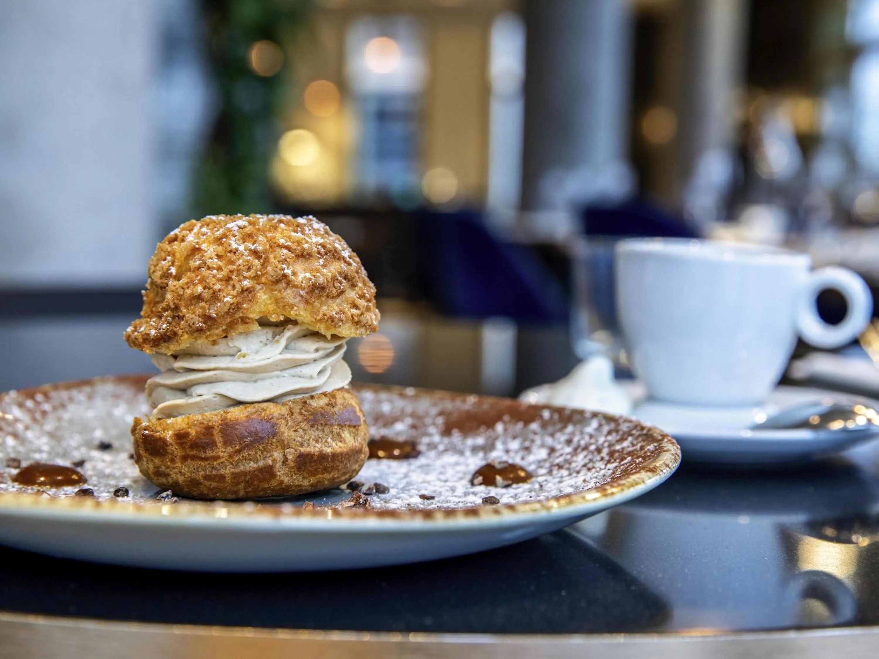 Restaurant/places to eat in Hôtel Mercure Paris Gennevilliers