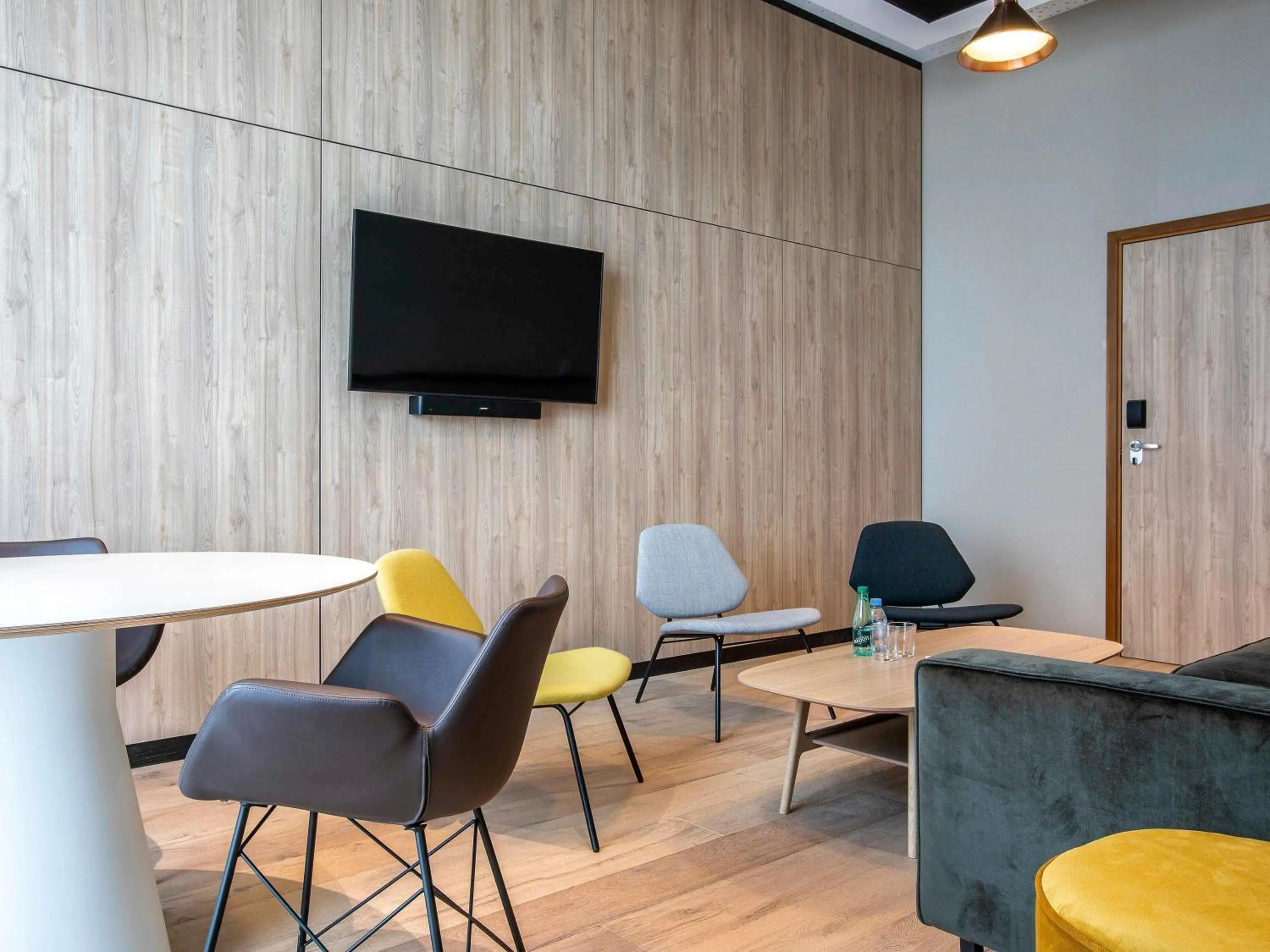 Meeting/conference room in Hôtel Mercure Paris Gennevilliers