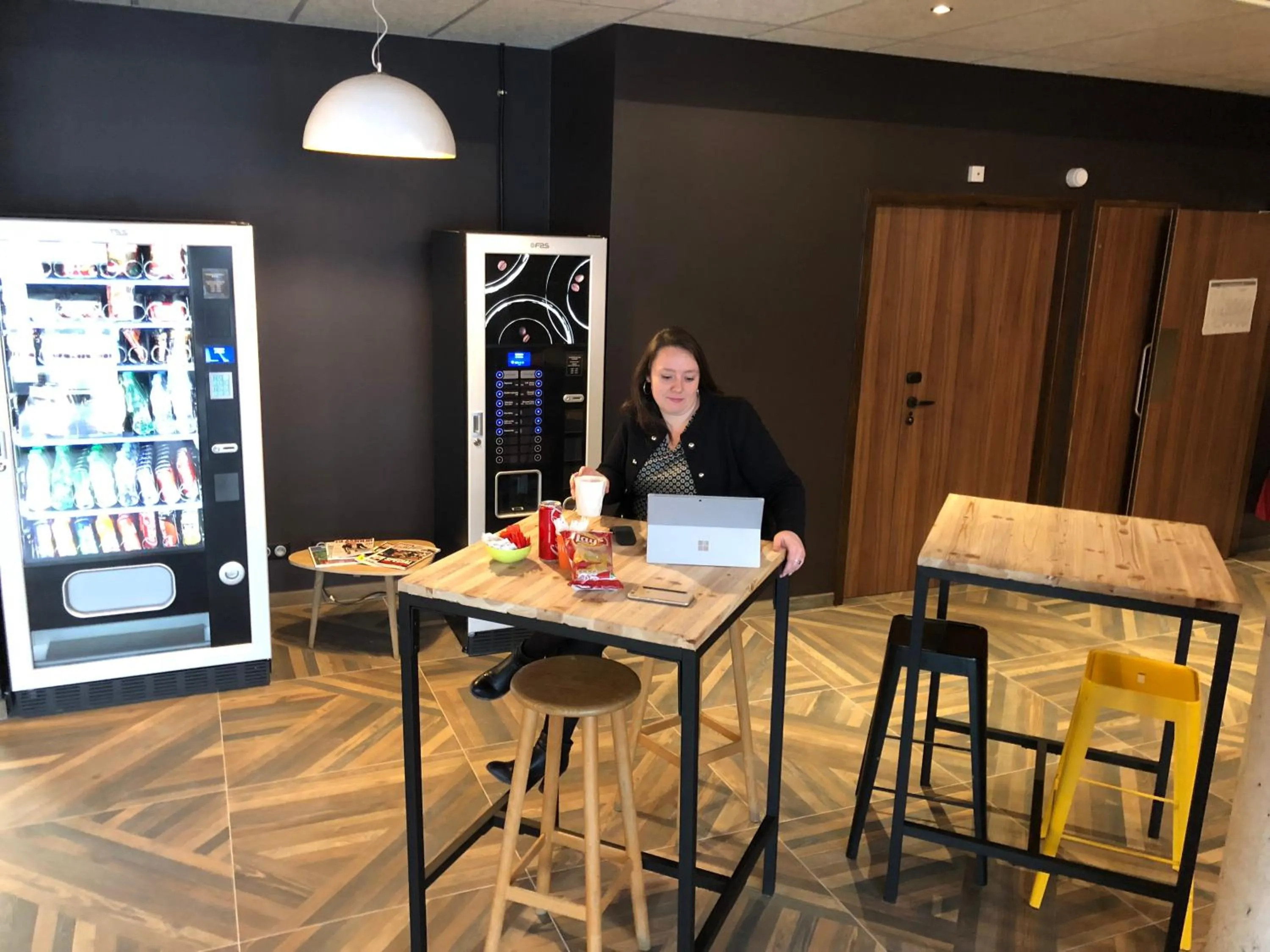 Seating area in Ibis Budget Annecy sud-Poisy