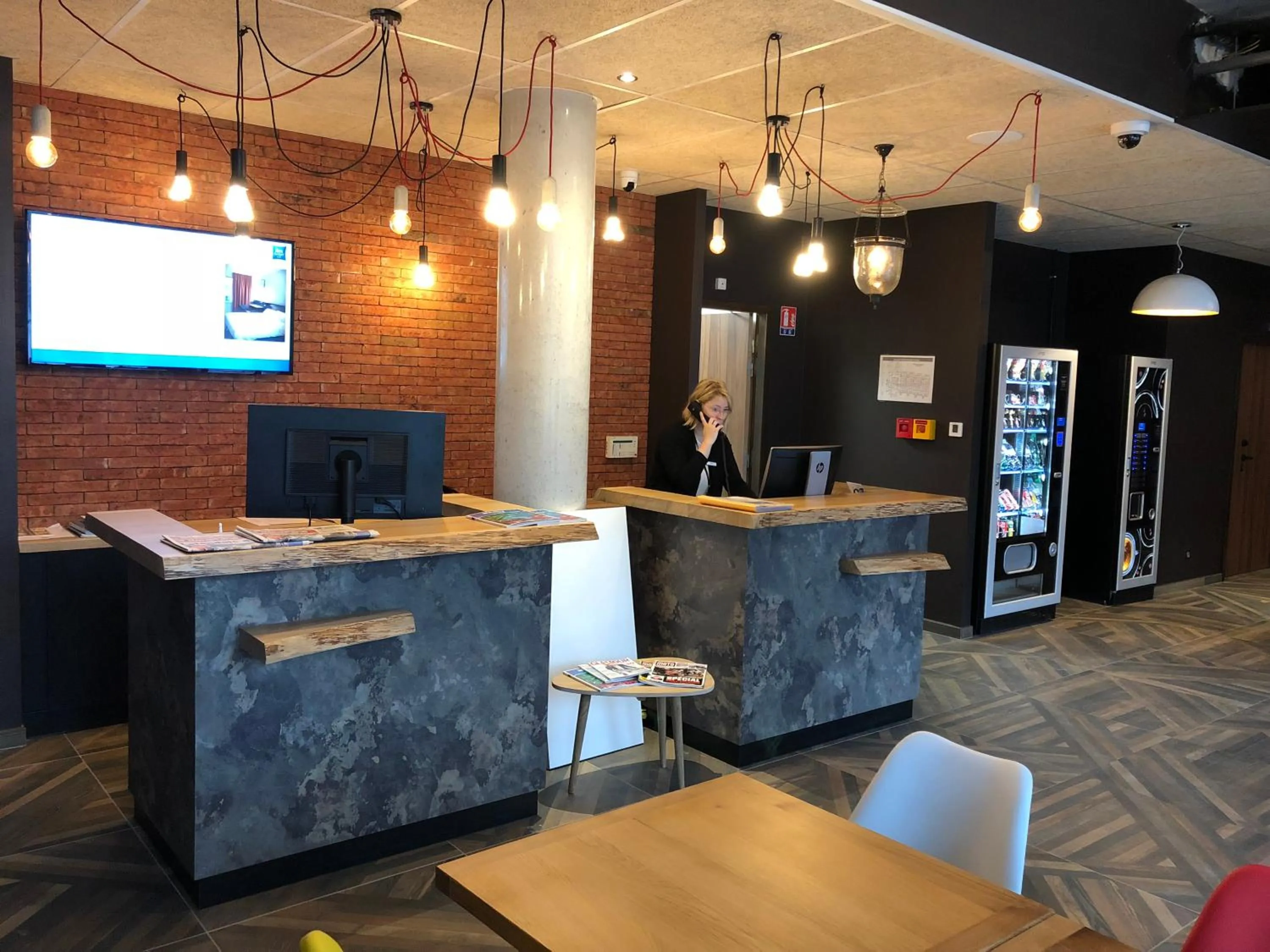 Communal lounge/ TV room in Ibis Budget Annecy sud-Poisy