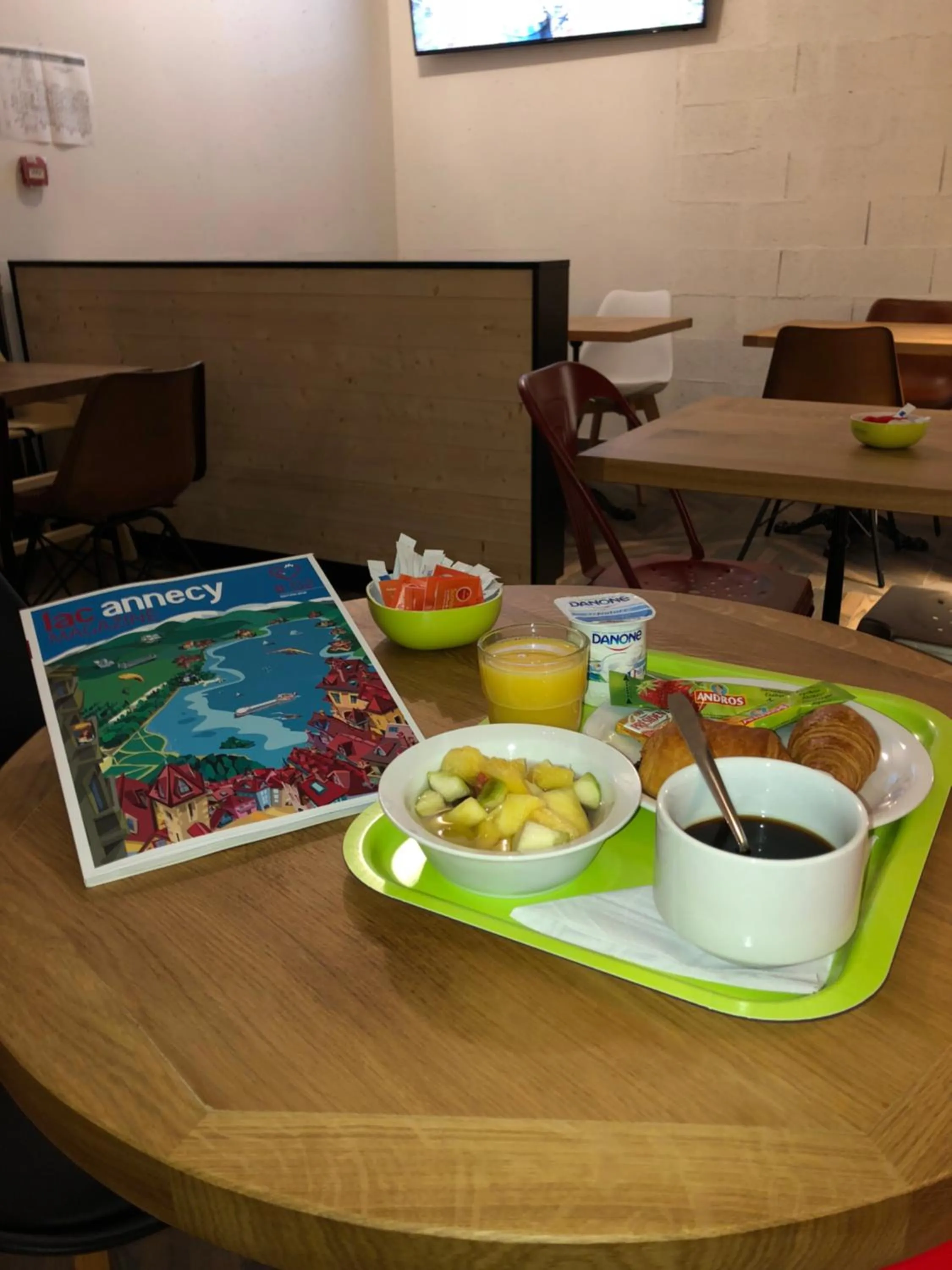 Buffet breakfast in Ibis Budget Annecy sud-Poisy