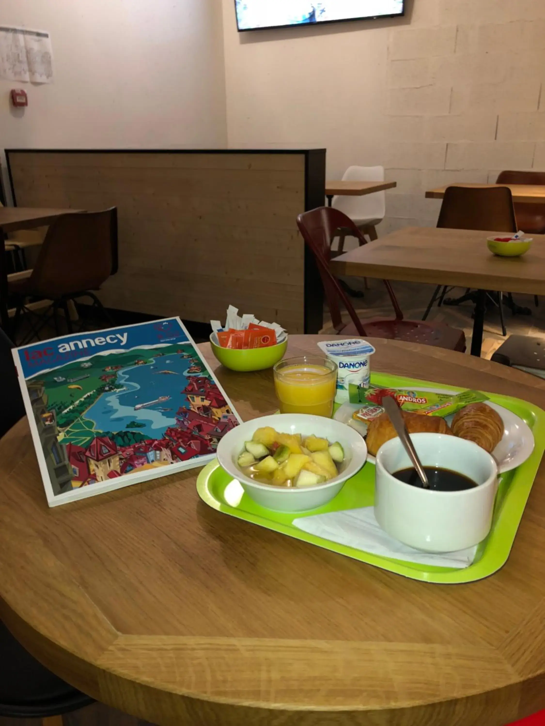 Buffet breakfast in Ibis Budget Annecy sud-Poisy Buffet breakfast in Ibis Budget Annecy sud-Poisy