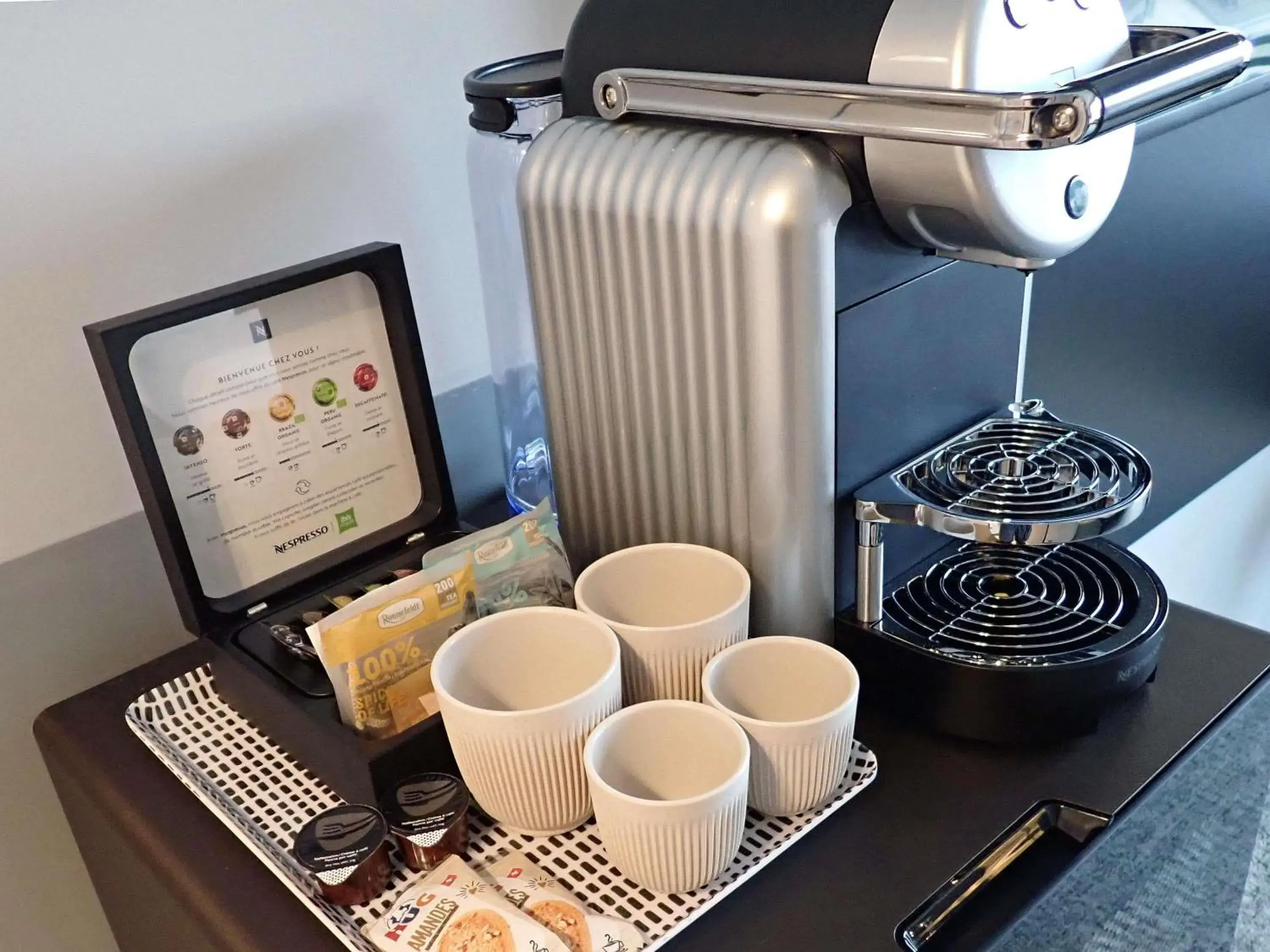 Bedroom in ibis Styles Genève Carouge Bedroom in ibis Styles Genève Carouge