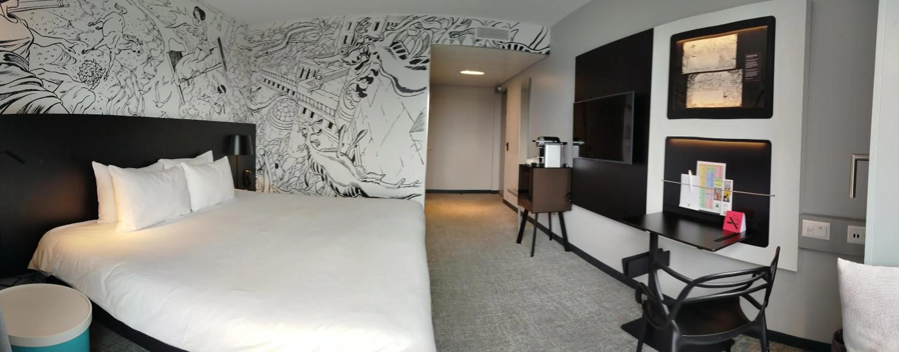 TV and multimedia, Bed in ibis Styles Genève Carouge