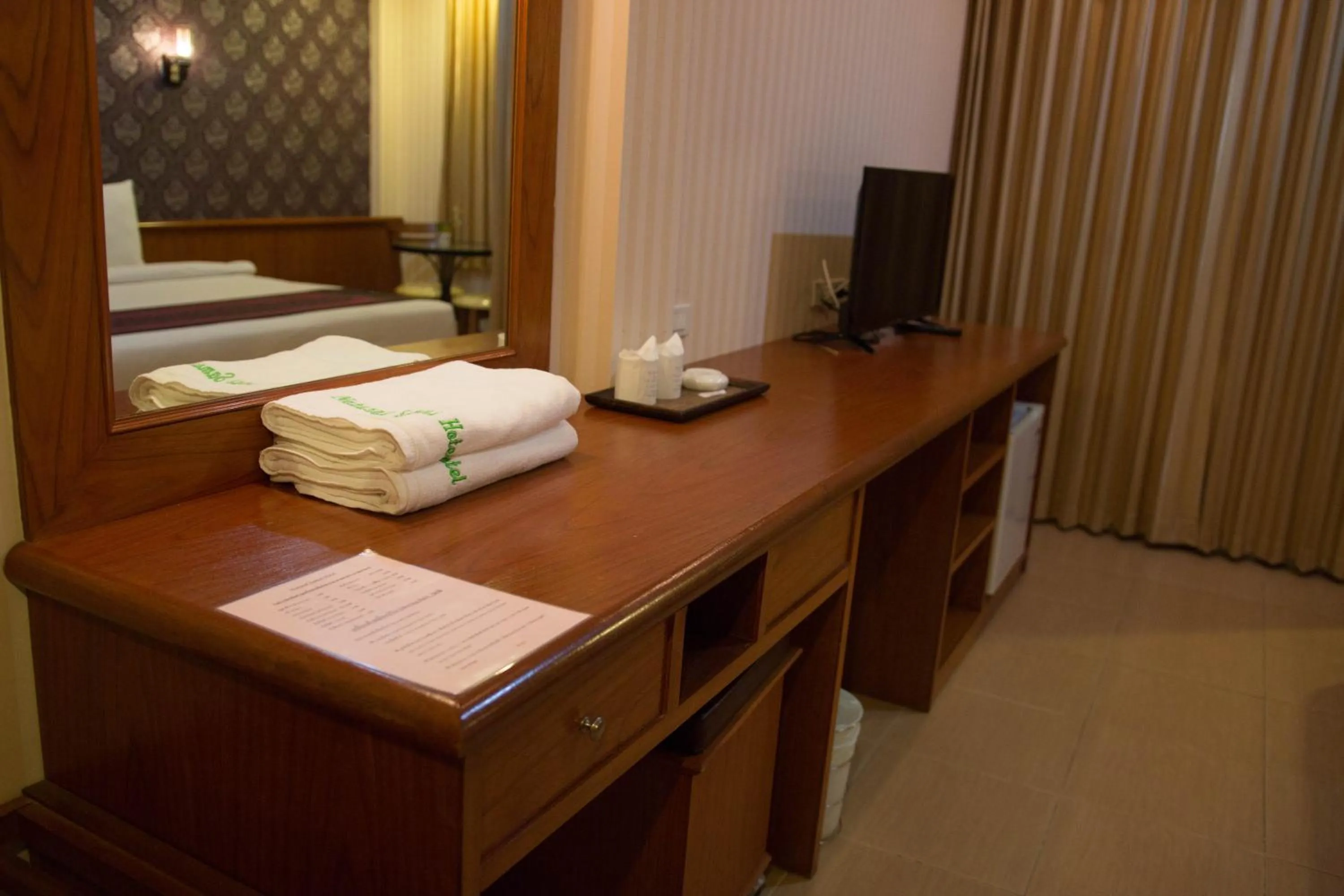 TV and multimedia, Bed in Natural Samui Hotel