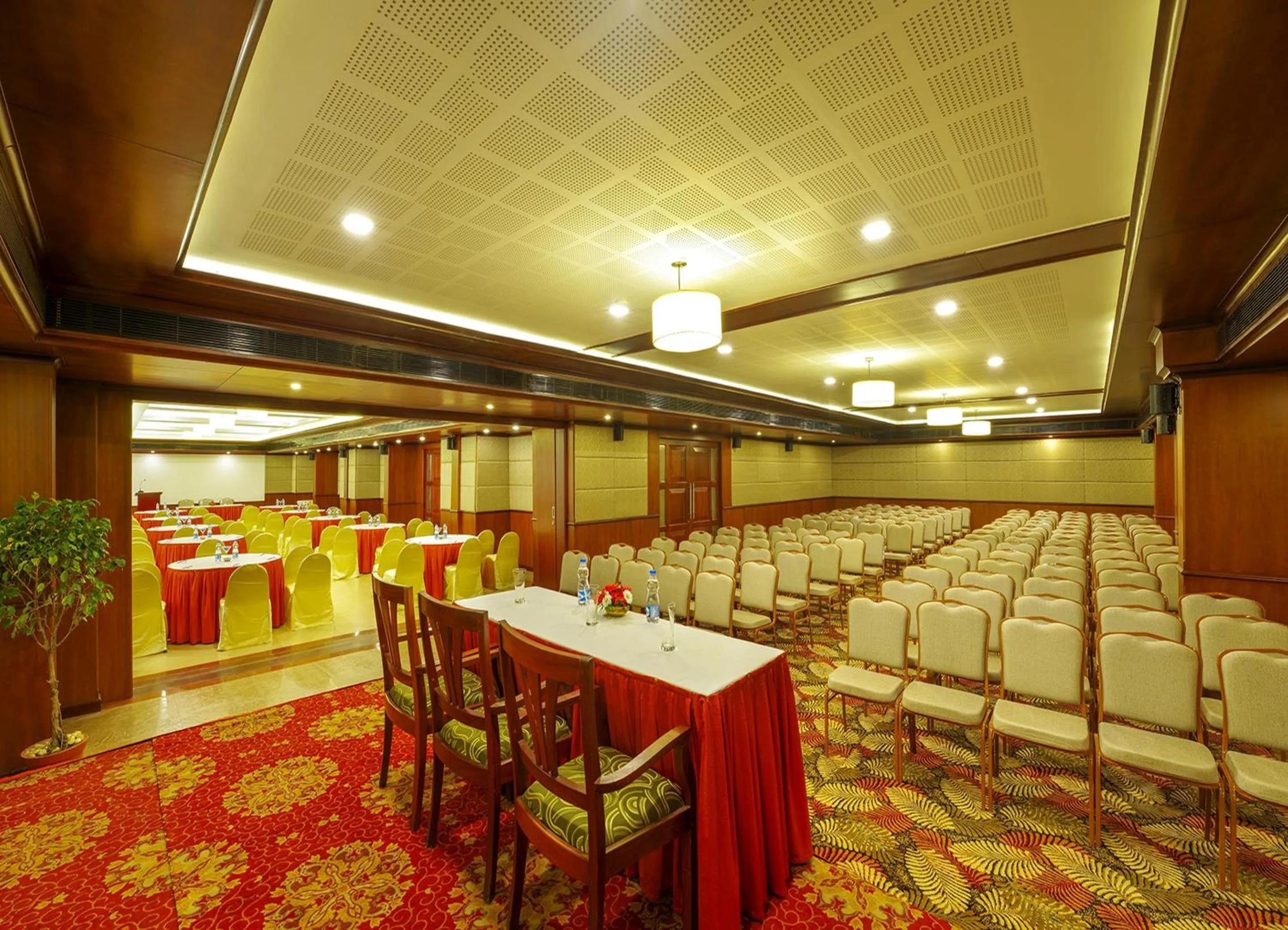 Meeting/conference room in Classic Sarovar Portico Trivandrum