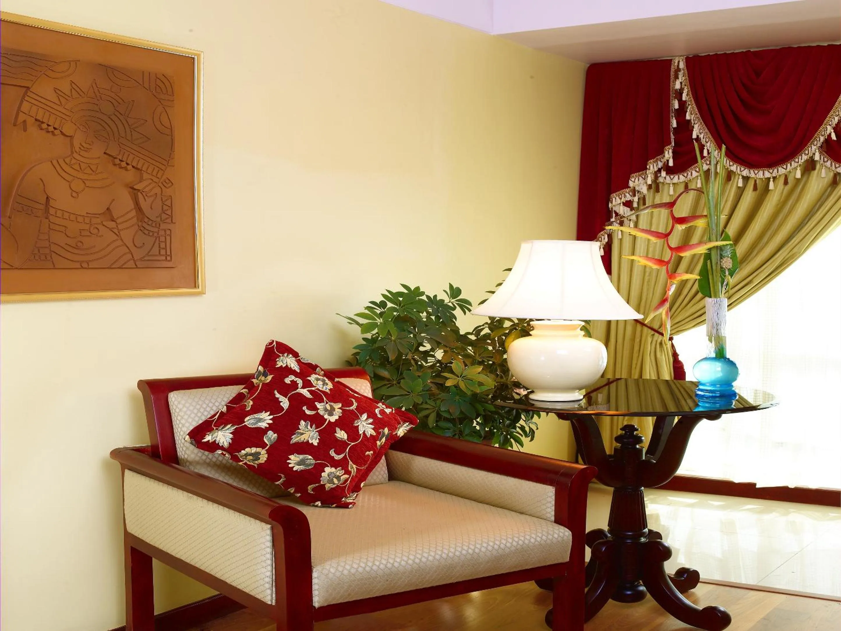 Dining area in Classic Sarovar Portico Trivandrum