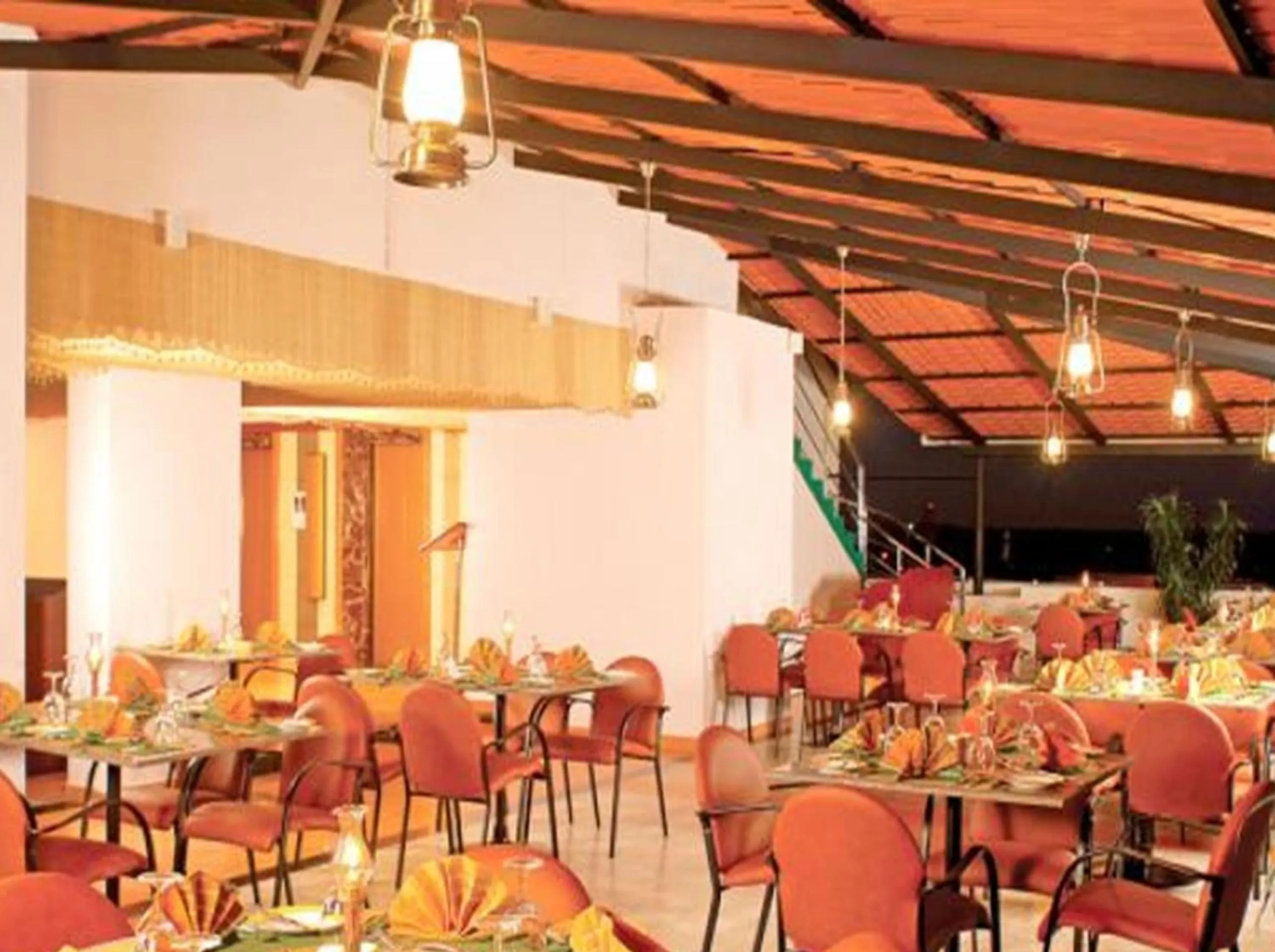 Restaurant/places to eat in Classic Sarovar Portico Trivandrum