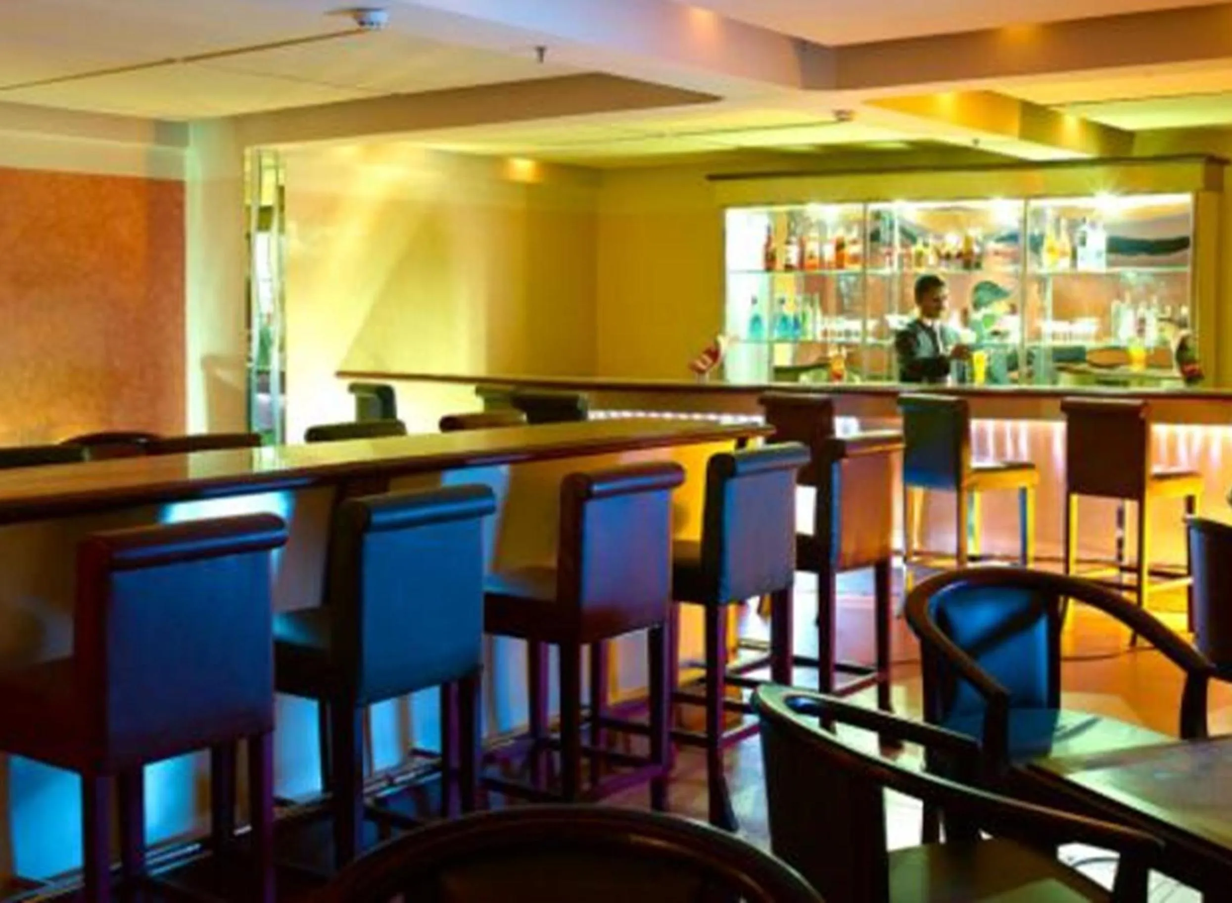 Lounge or bar in Classic Sarovar Portico Trivandrum