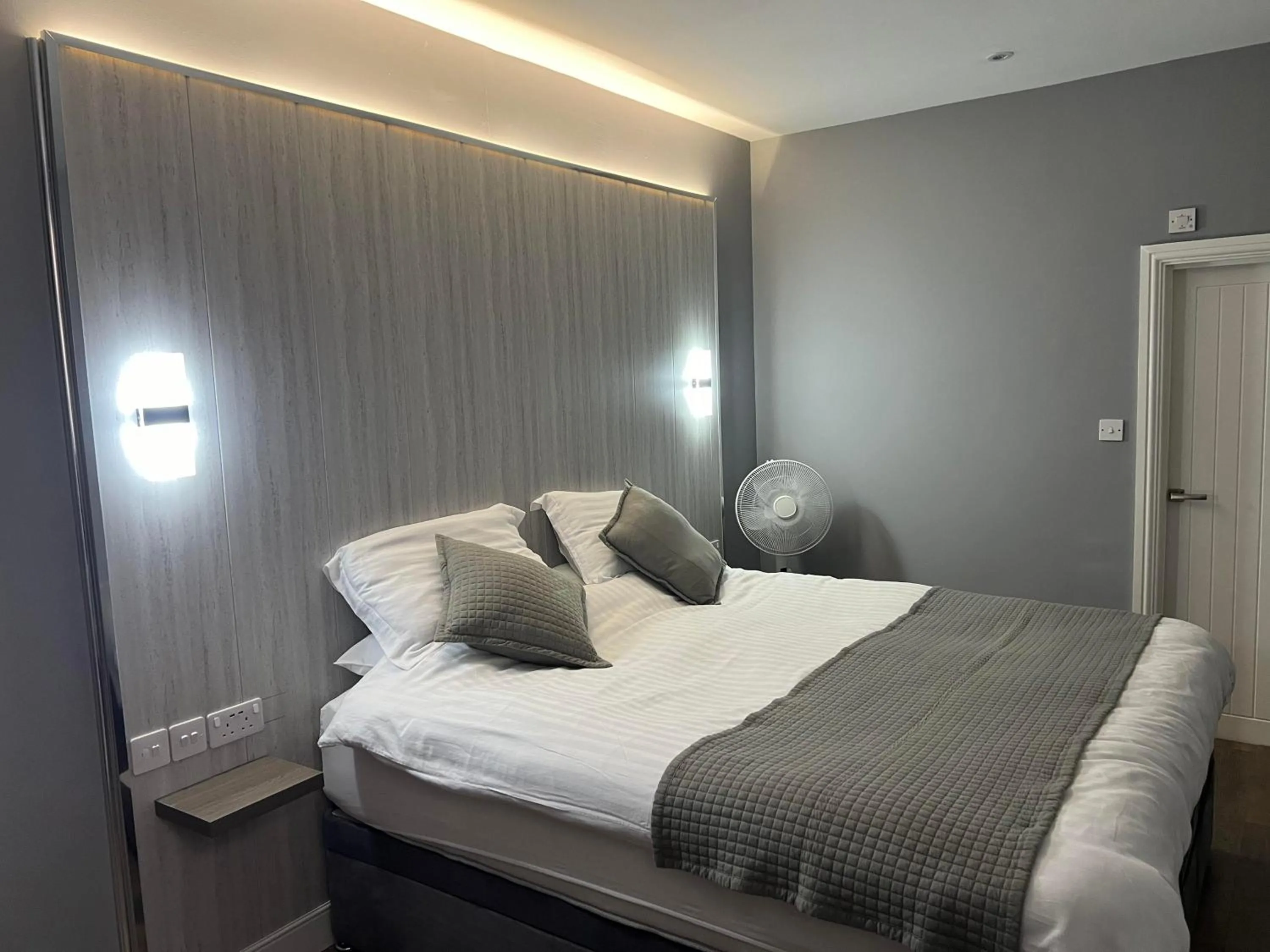Bed in dalesman hotel