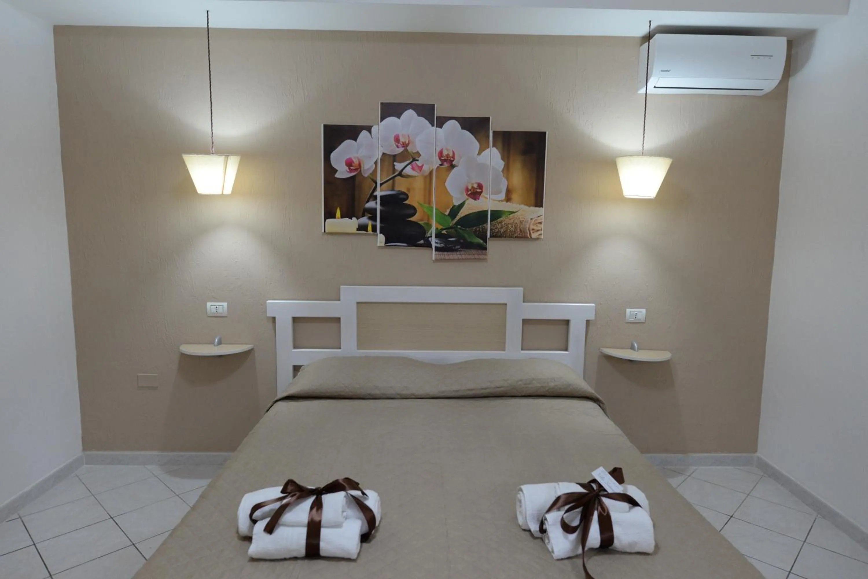 Bedroom, Bed in Villa Saturno