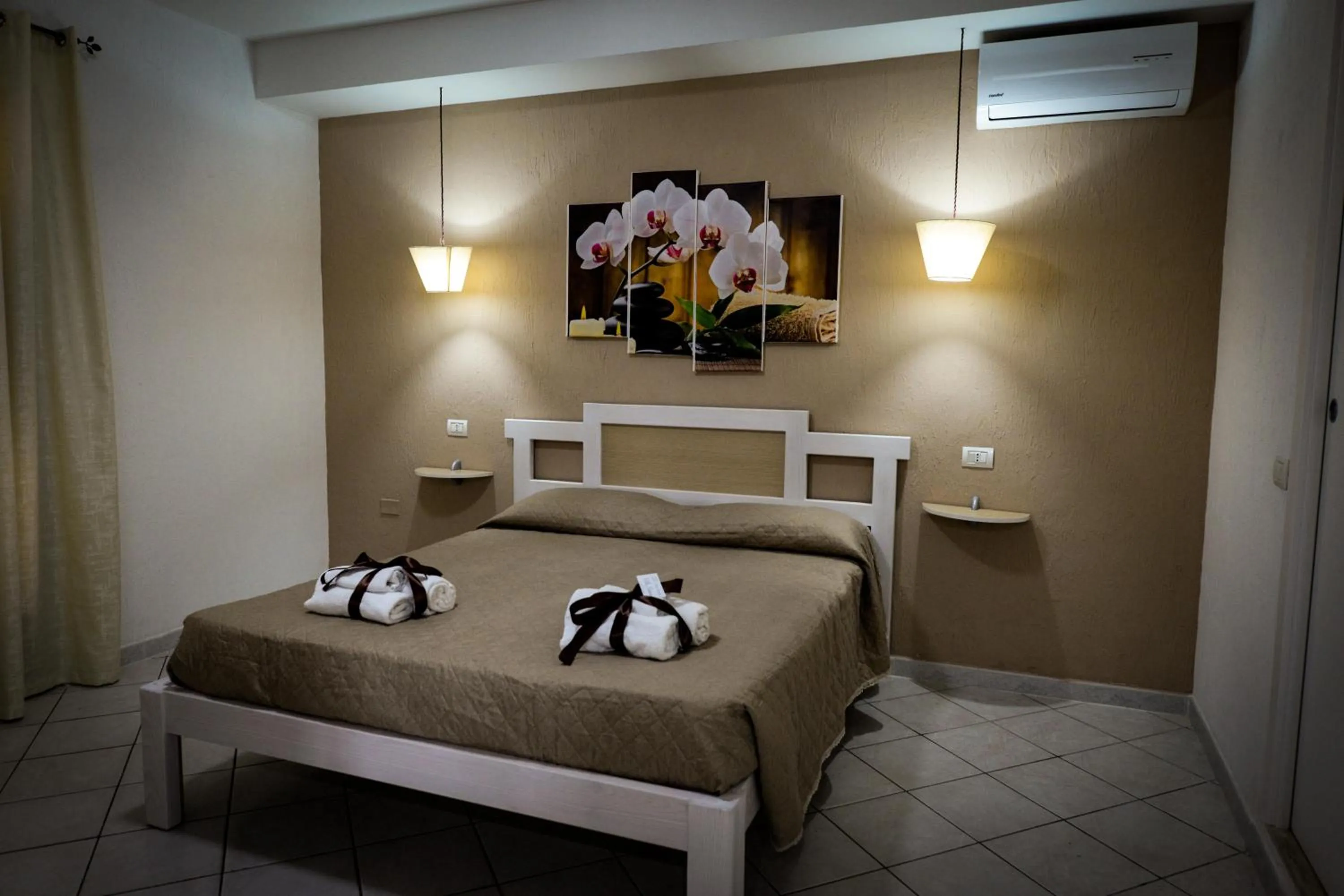 Bedroom, Bed in Villa Saturno