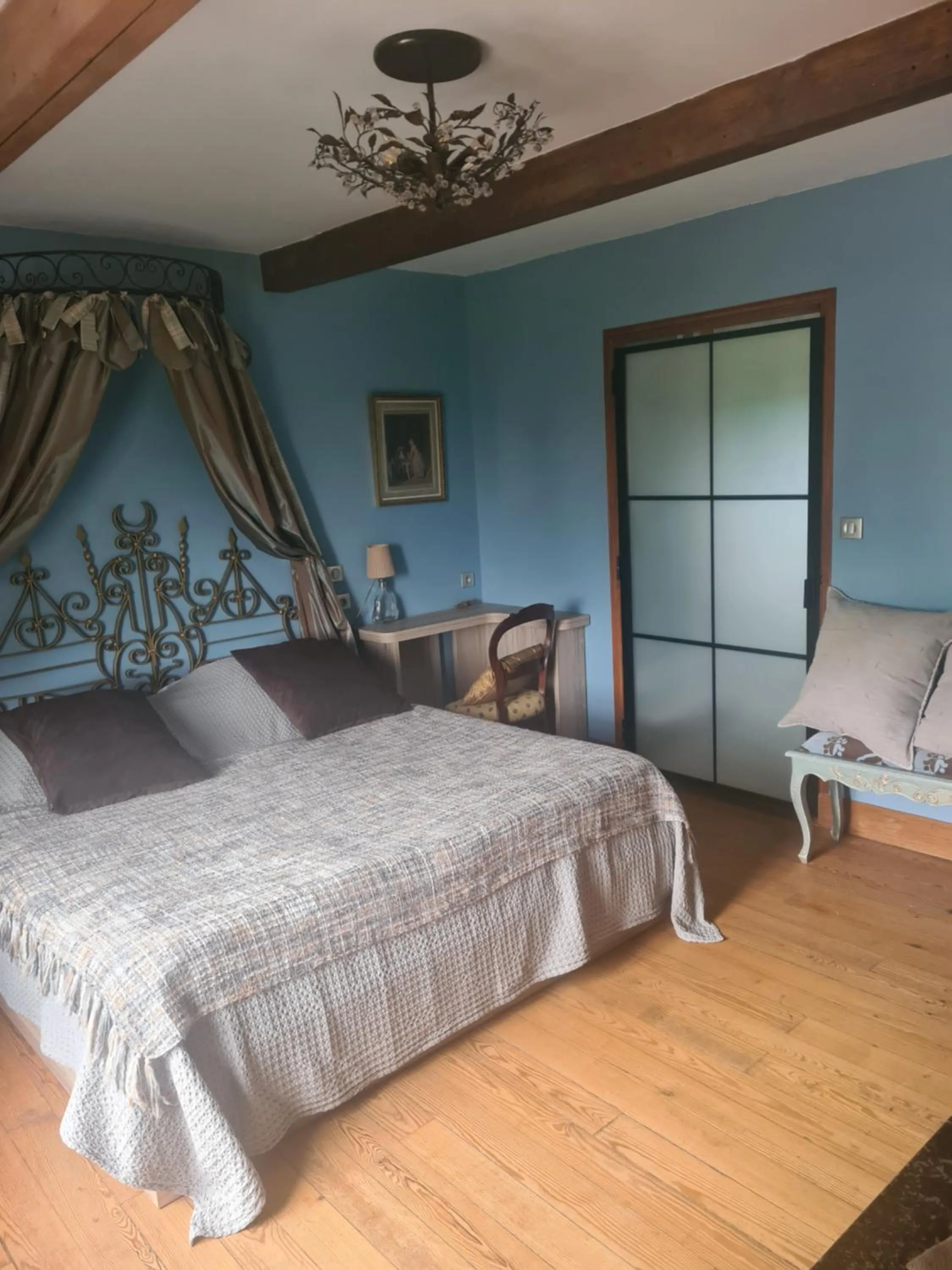 Bedroom, Bed in Le clos de Tournes