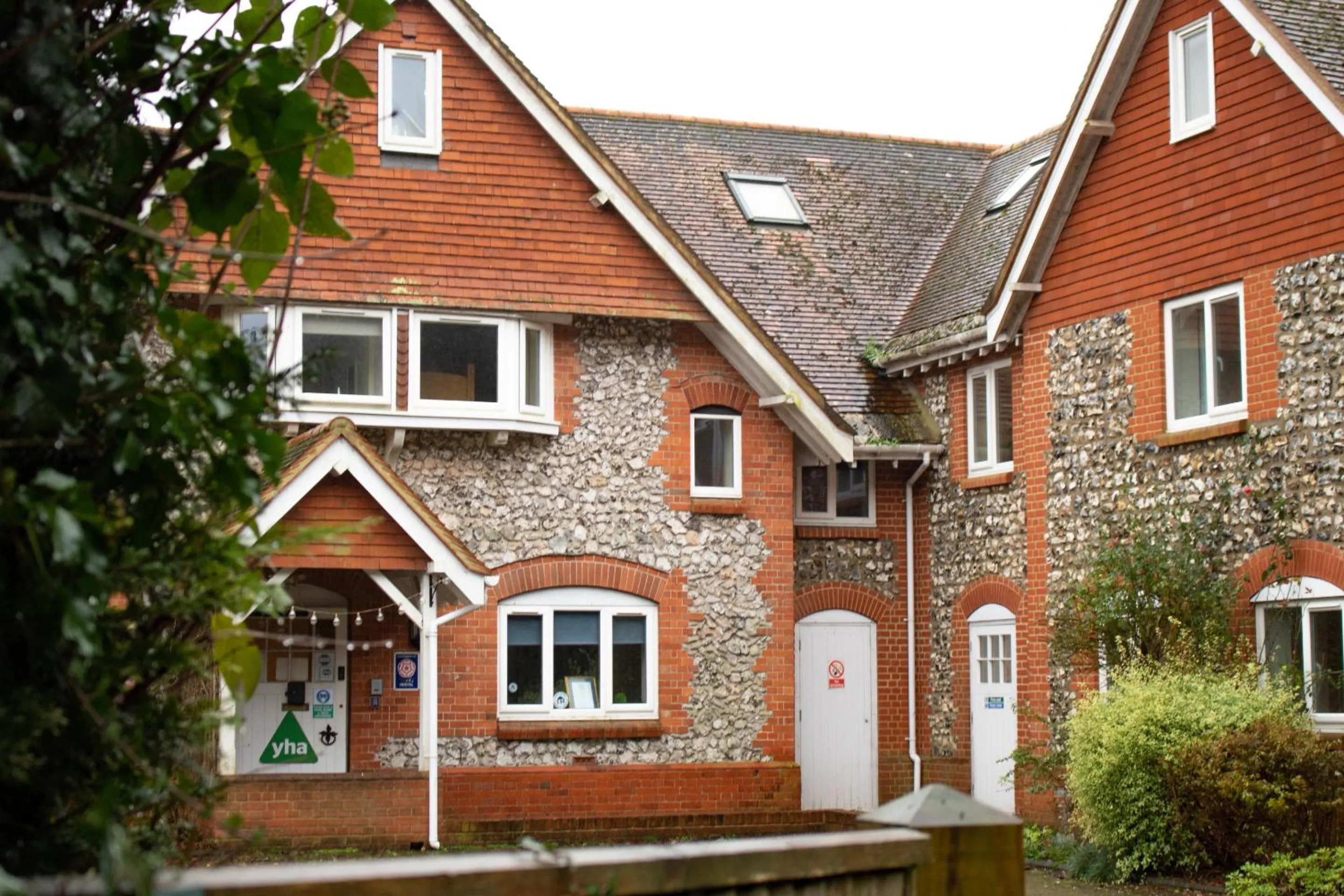 Garden in Stonehenge Hostel