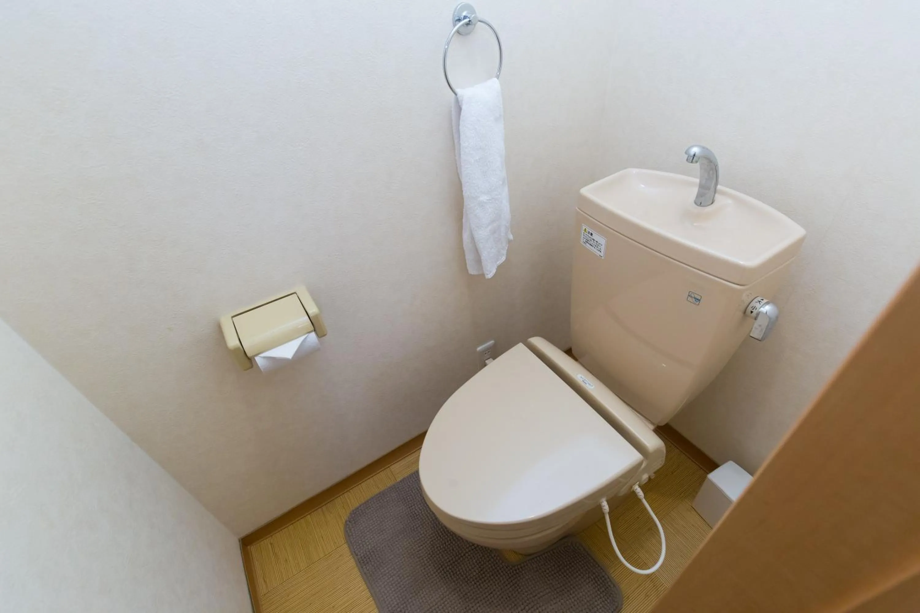 Toilet in Cha Cha An