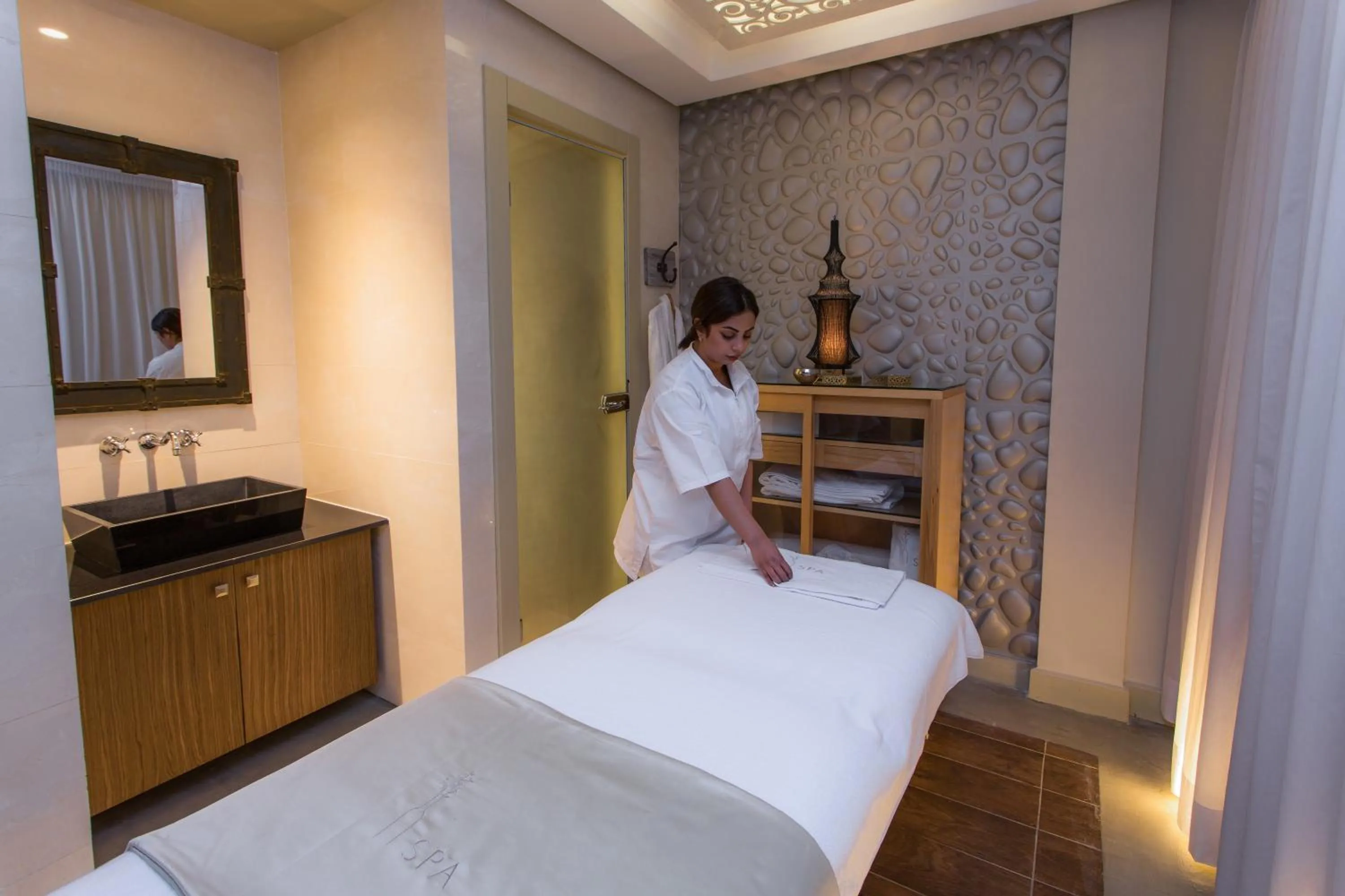 Massage in Château Roslane Boutique hôtel & Spa