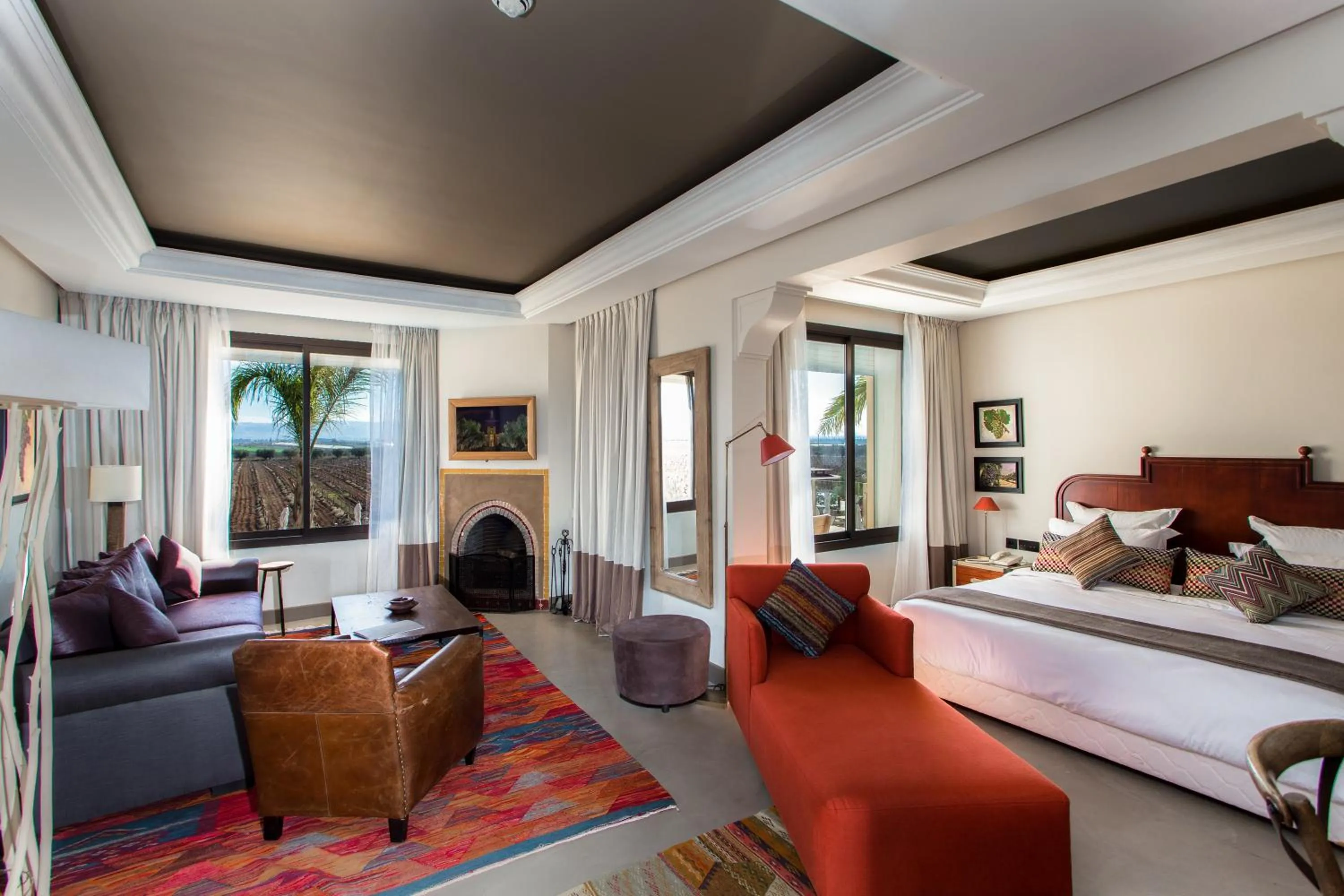 Living room, Bed in Château Roslane Boutique hôtel & Spa