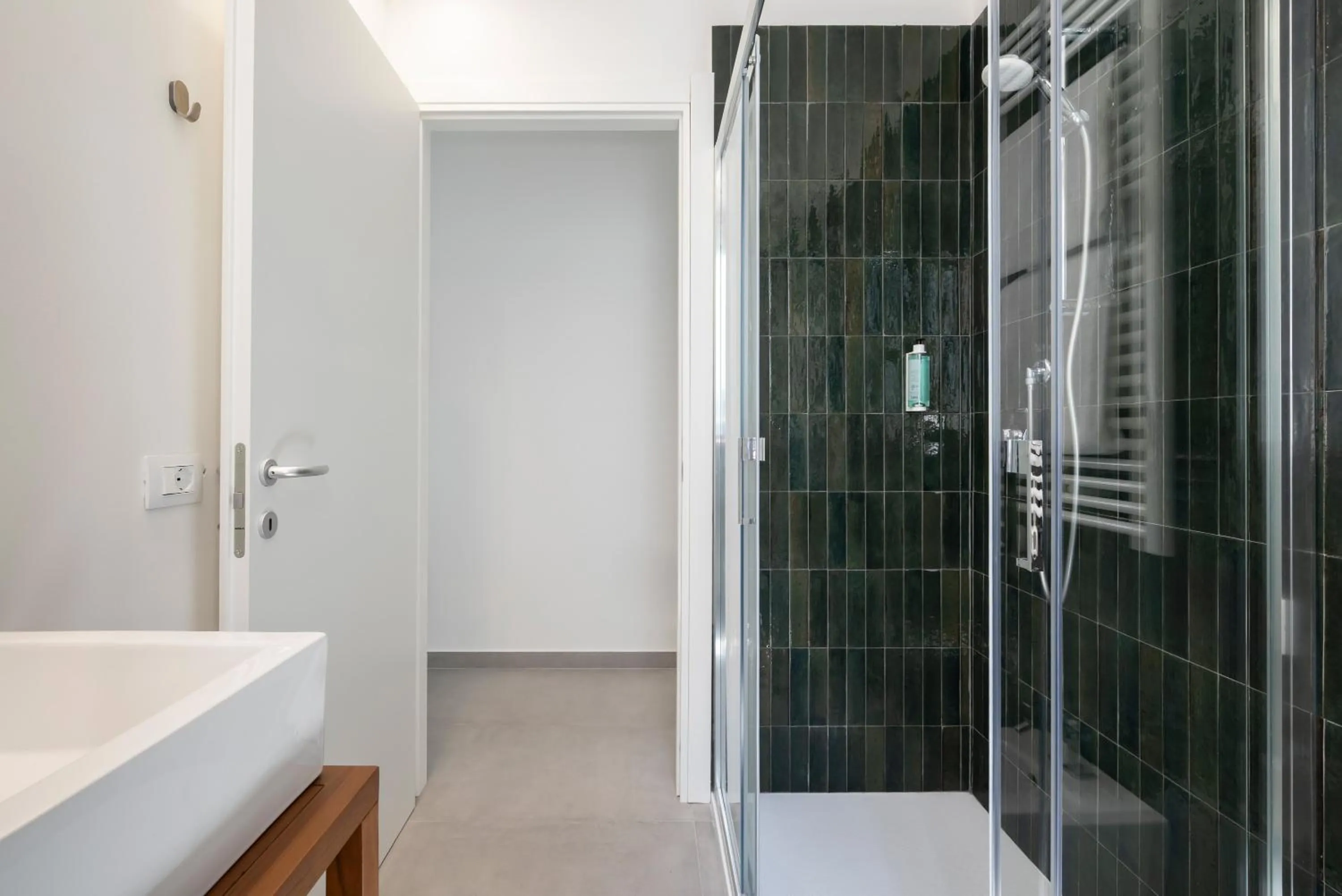 Shower in Hotel La Pineta