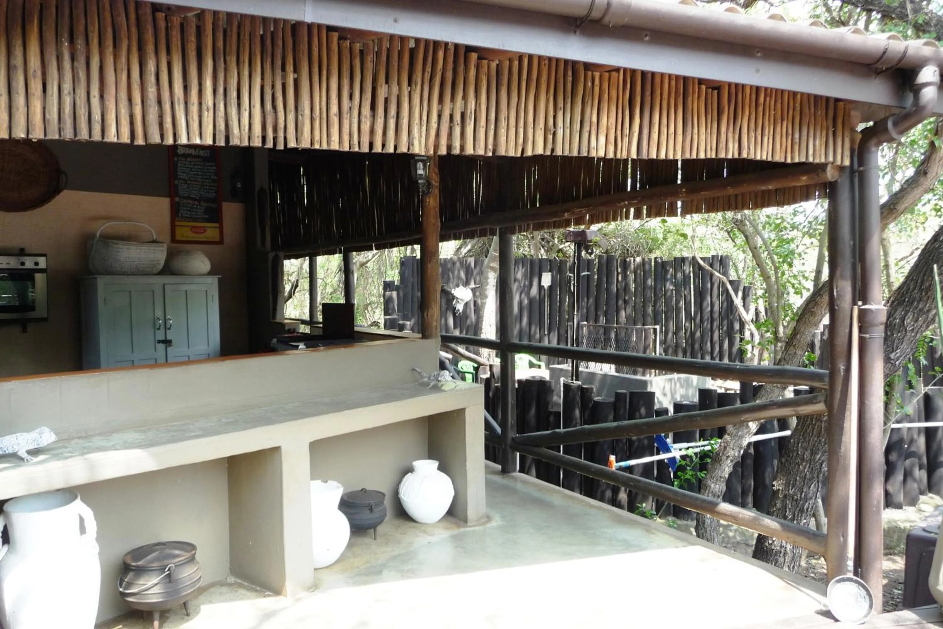 Breakfast in Isinkwe Bush Camp
