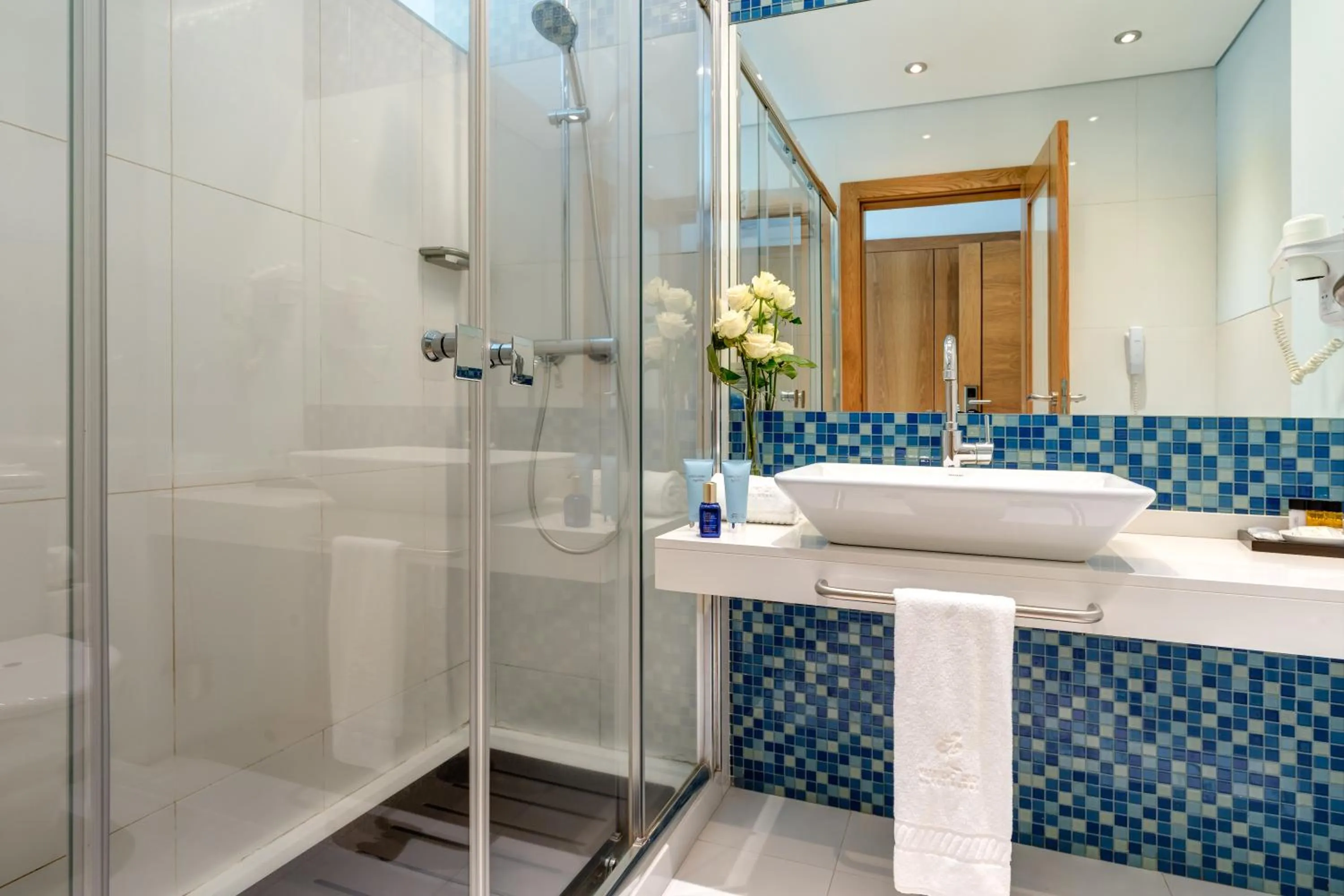 Toilet in Hotel Rural Vale Do Rio