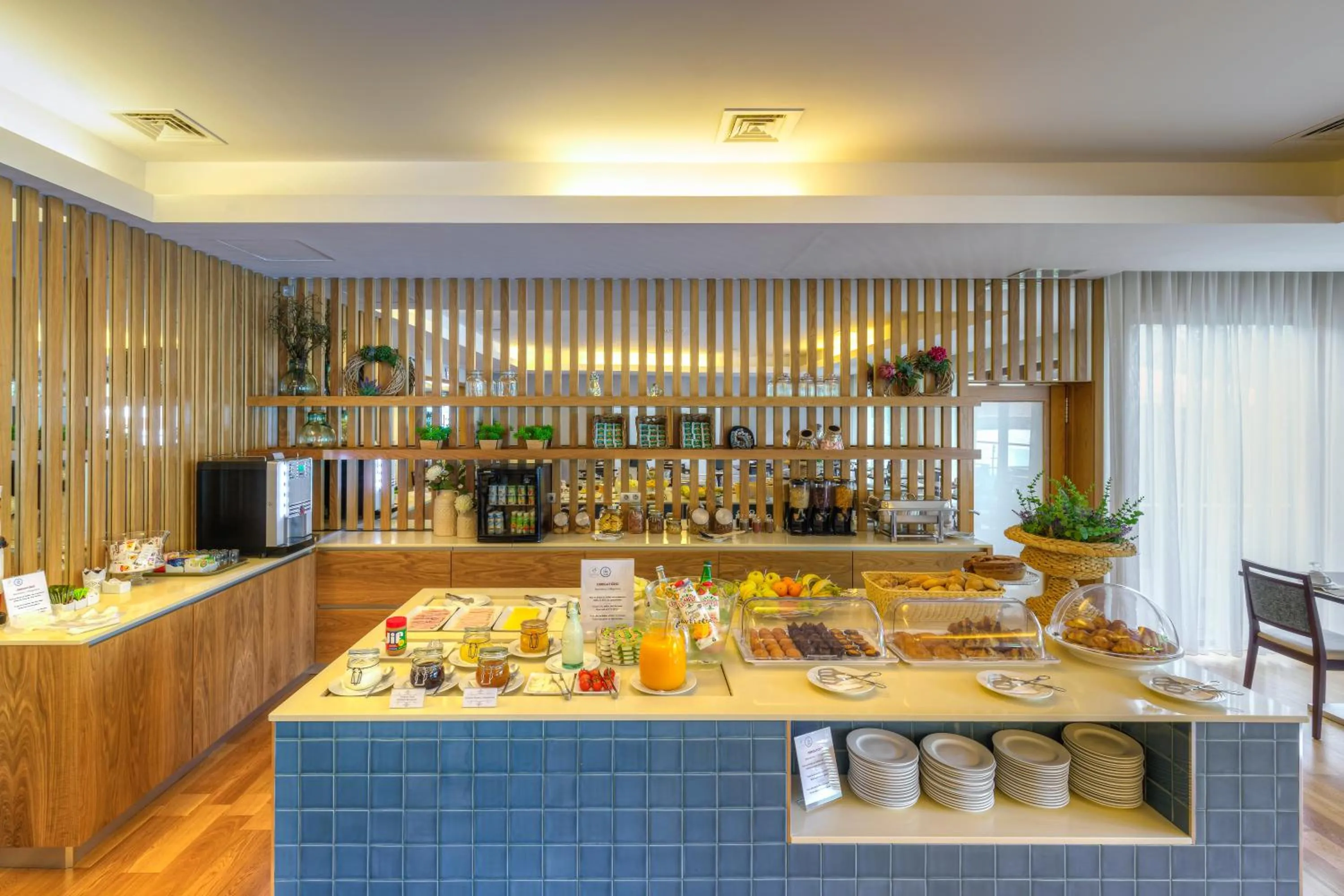 Buffet breakfast in Hotel Rural Vale Do Rio