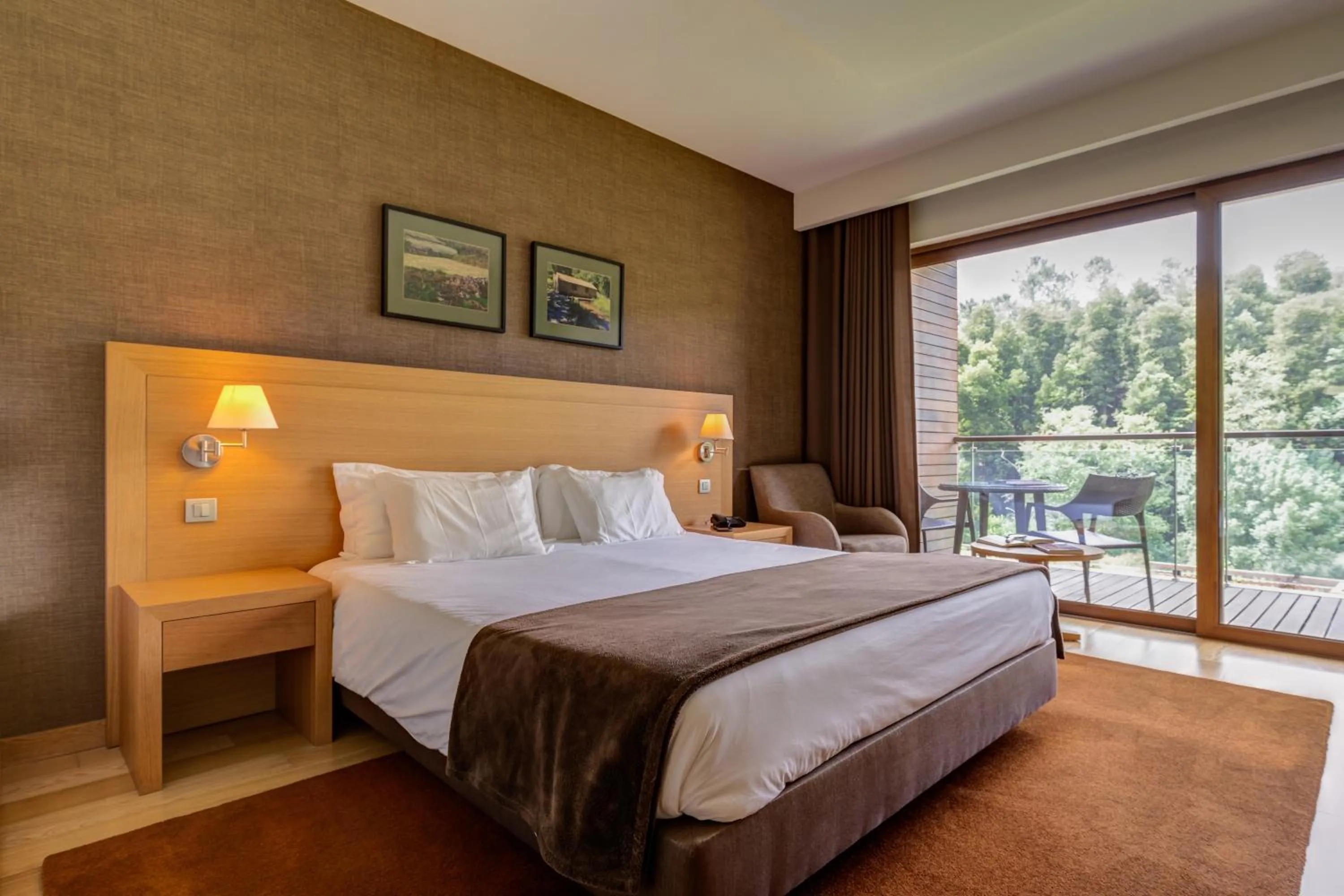 Balcony/Terrace, Bed in Hotel Rural Vale Do Rio