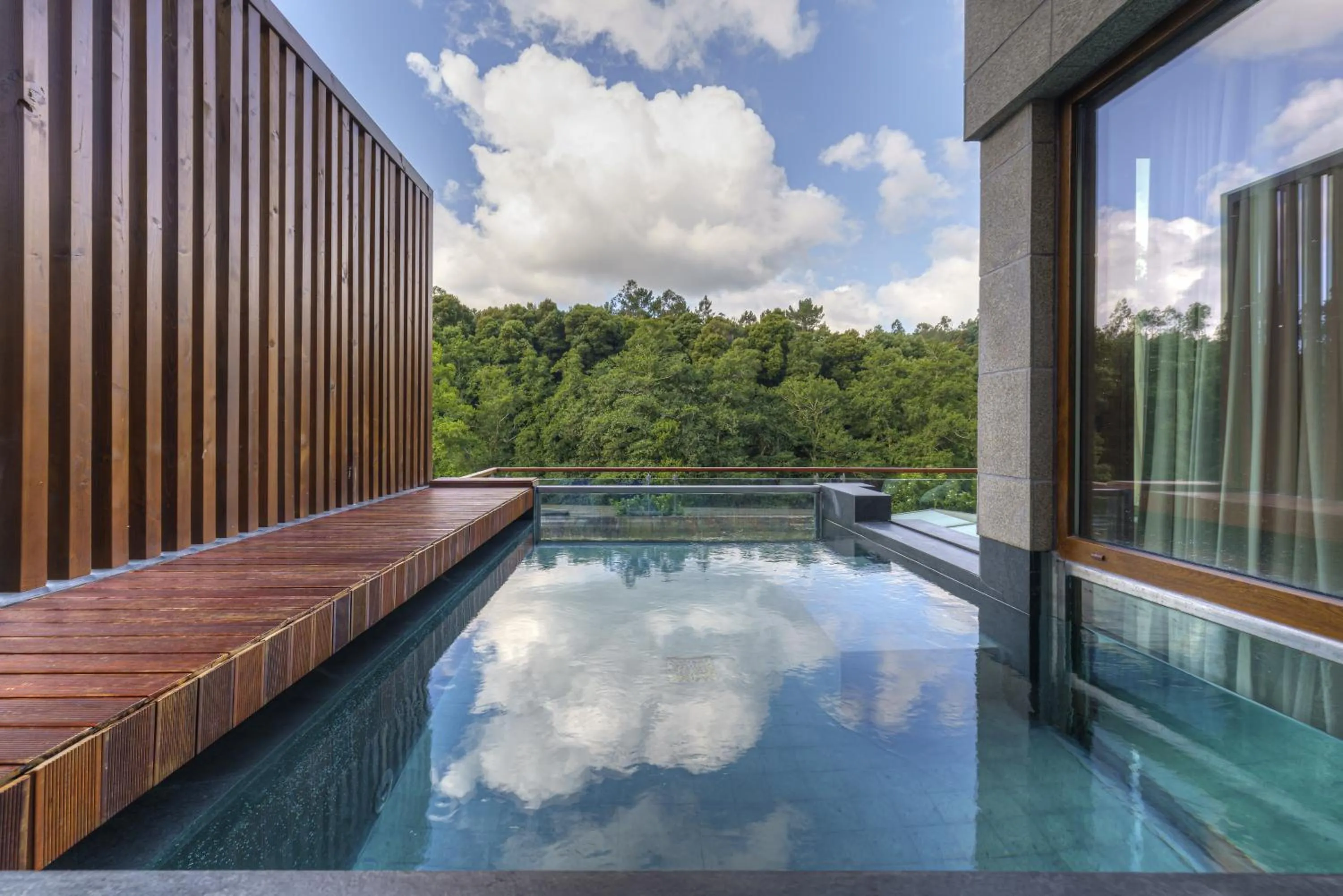 Swimming pool in Hotel Rural Vale Do Rio