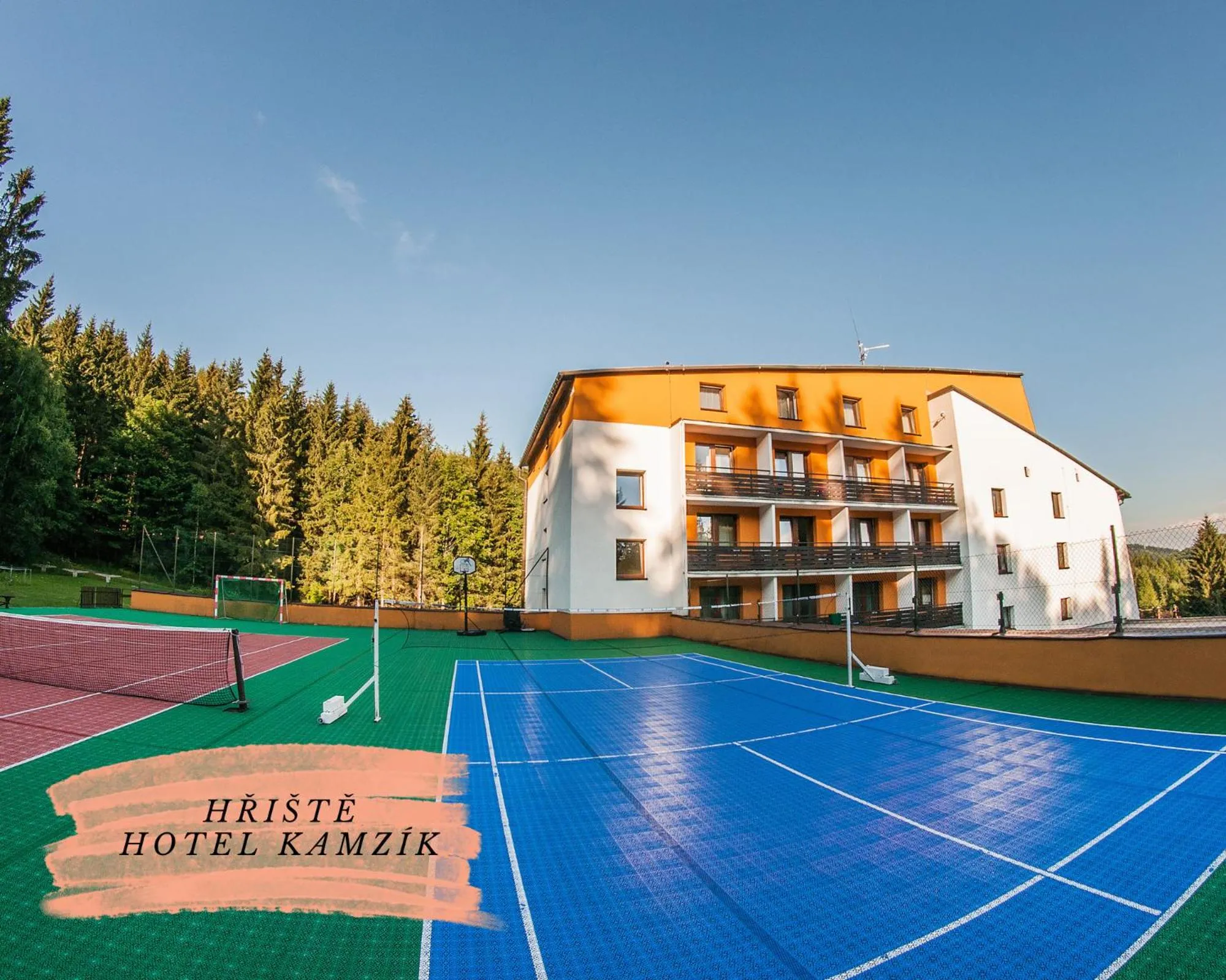 Tennis court in Depandance hotelu Kamzík