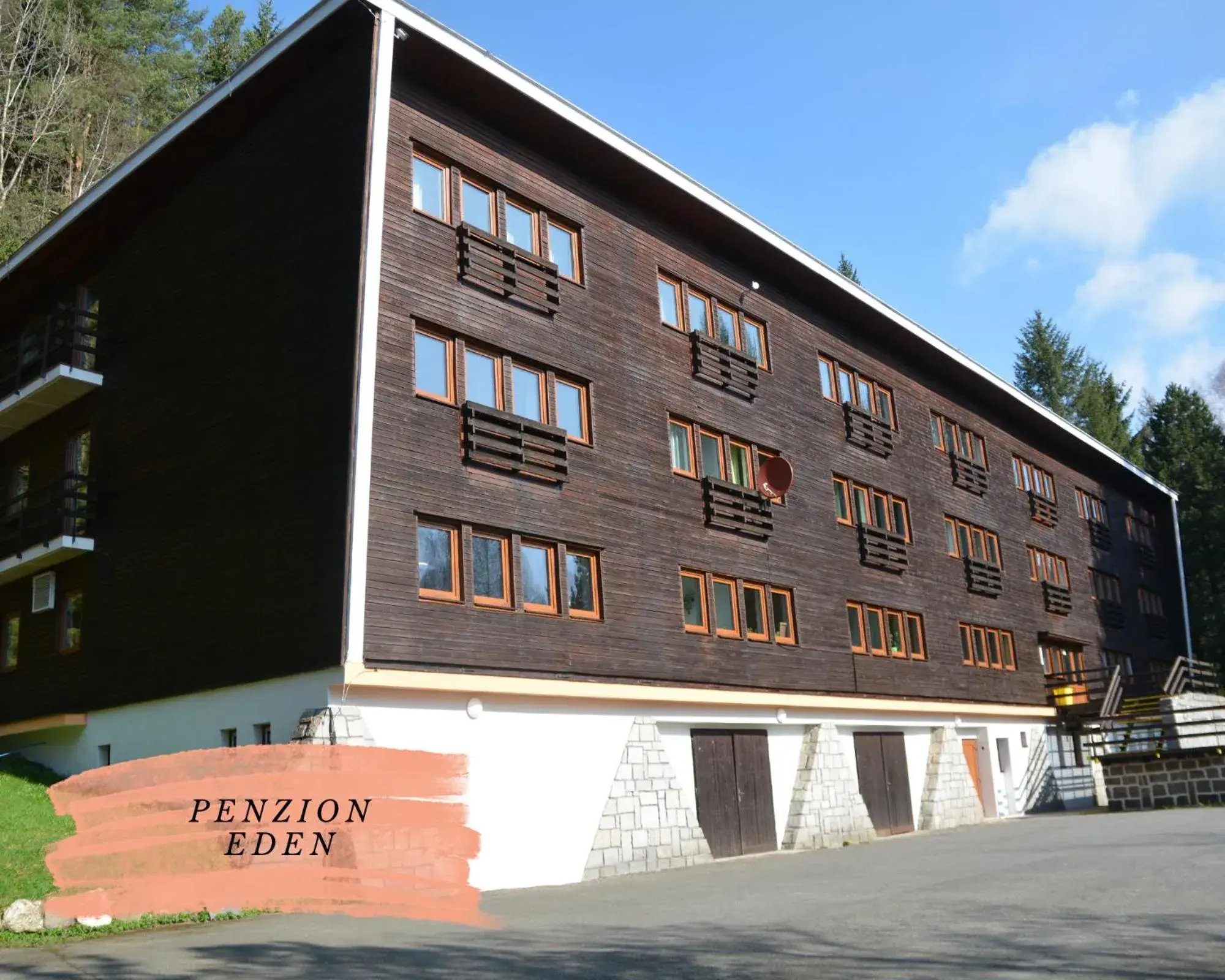 Property building in Depandance hotelu Kamzík Property building in Depandance hotelu Kamzík