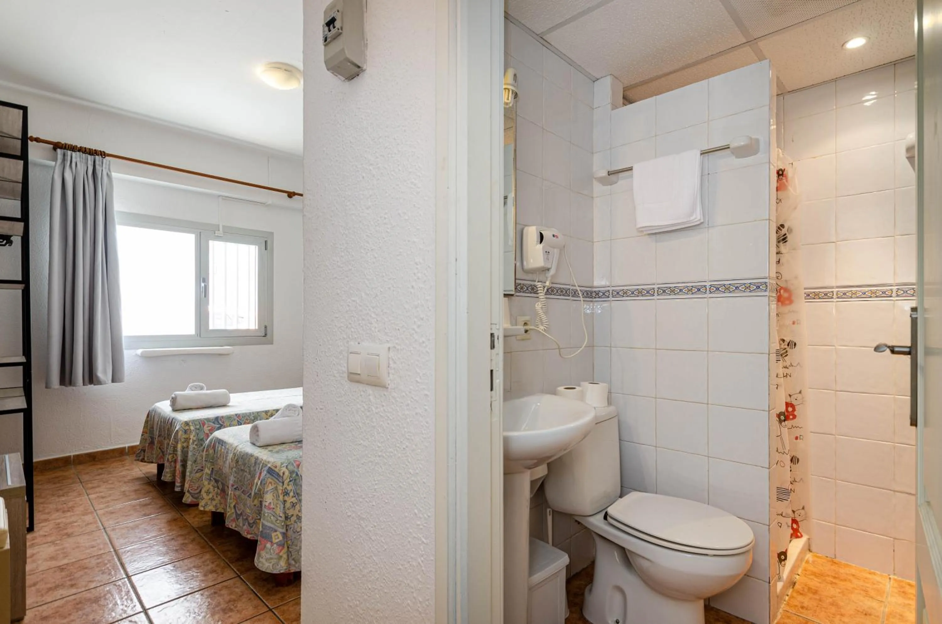 Bathroom in Hostal Gami Adults Only