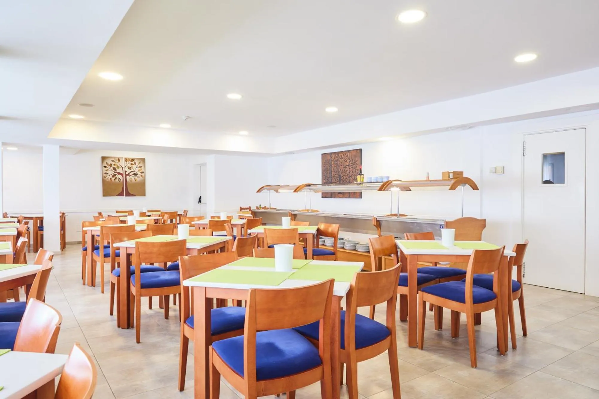 Dining area in Hostal Gami Adults Only