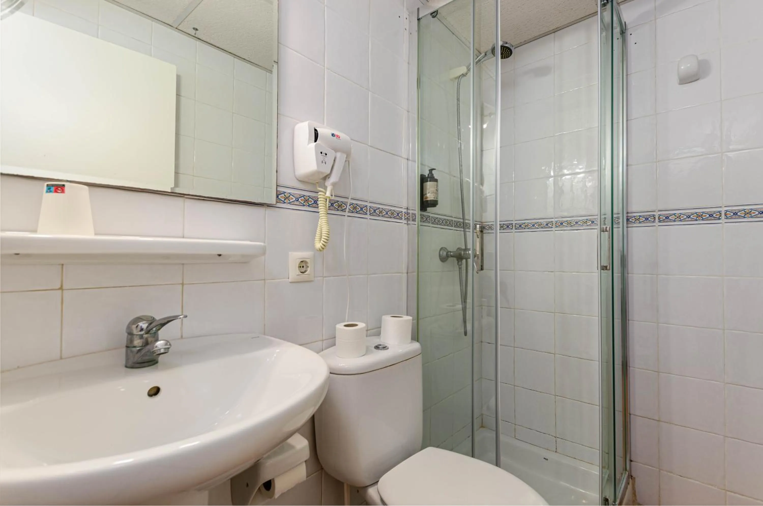 Bathroom in Hostal Gami Adults Only