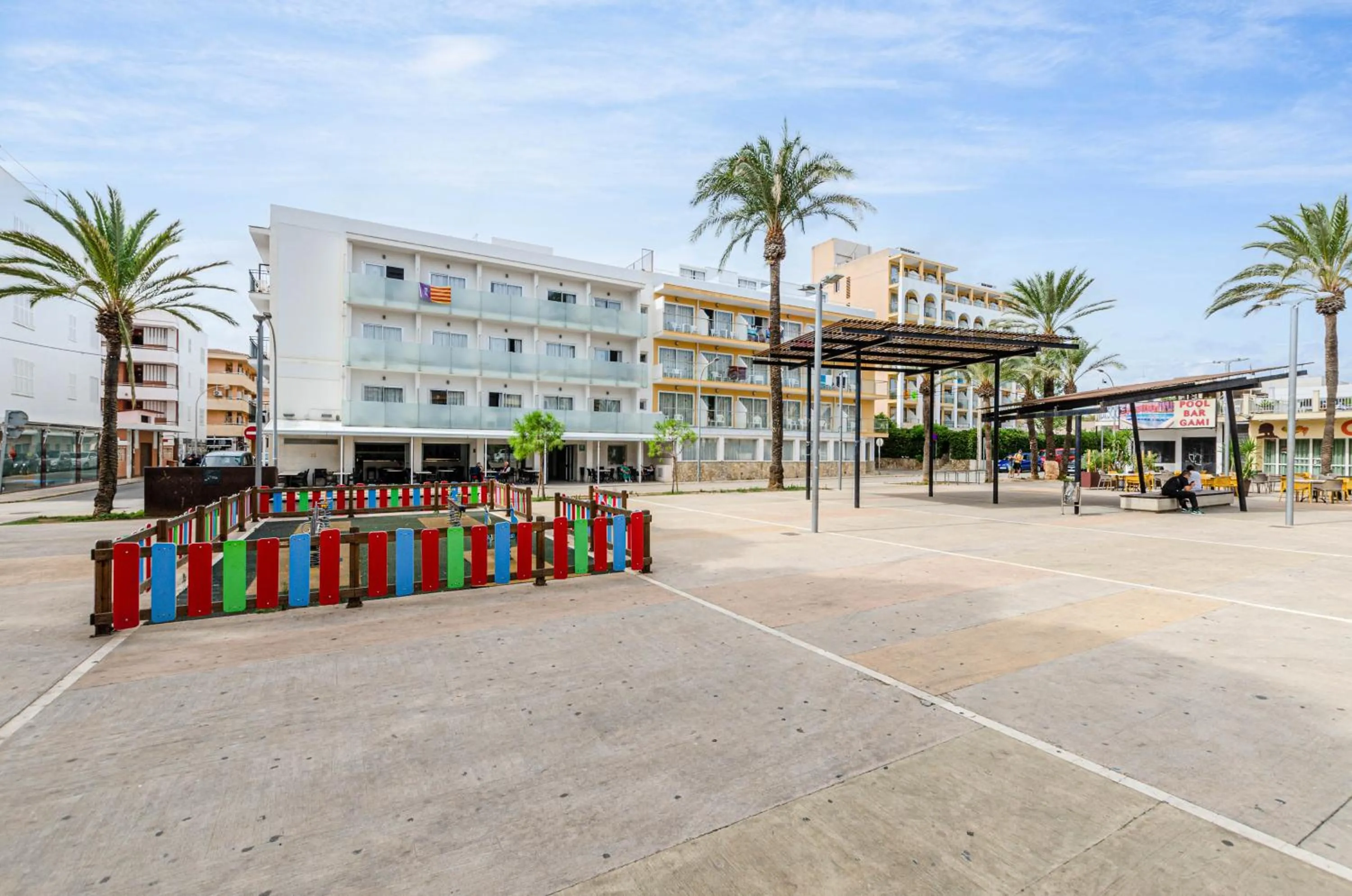 Facade/entrance in Hostal Gami Adults Only