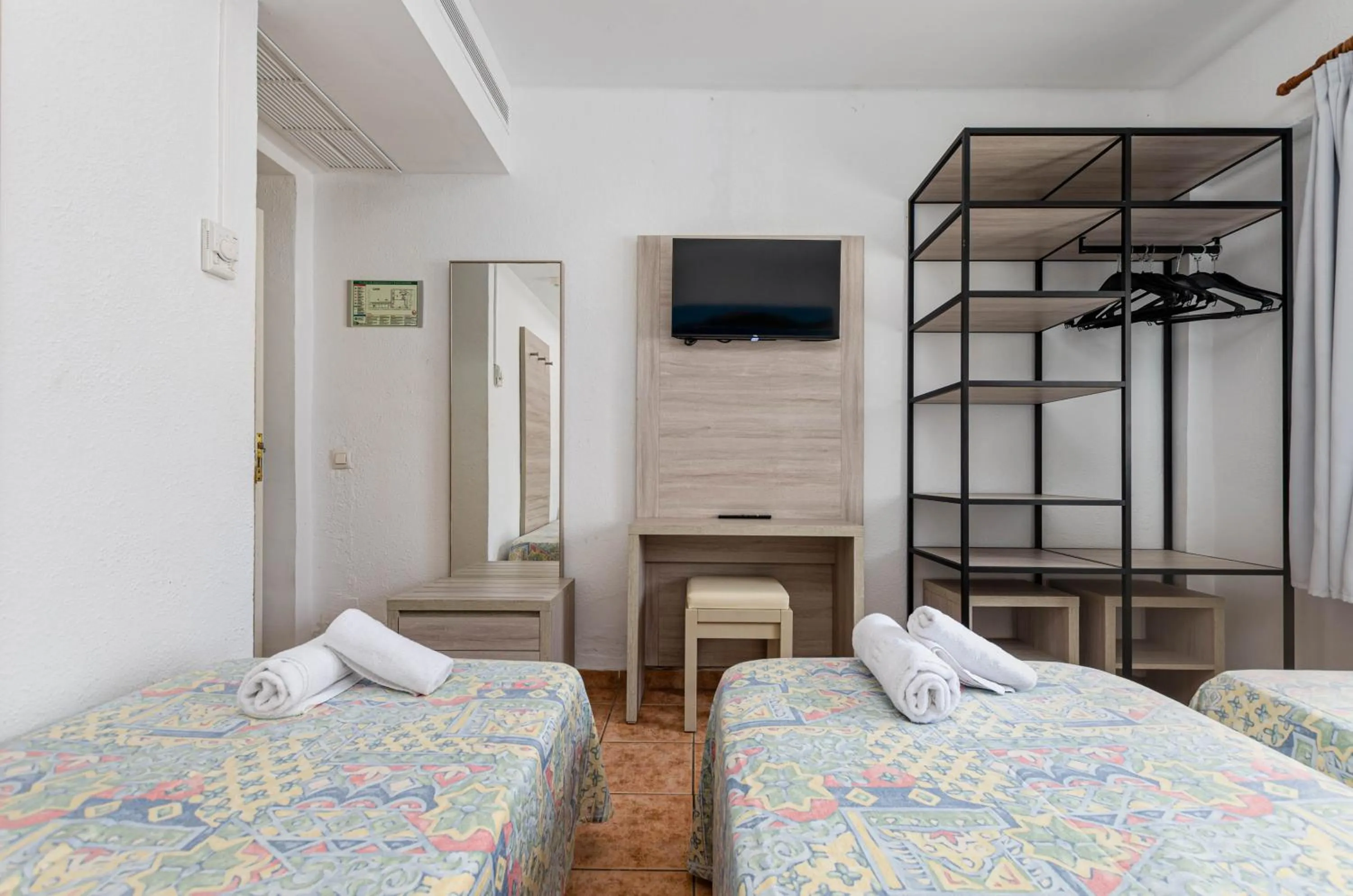 Bedroom, Bed in Hostal Gami Adults Only