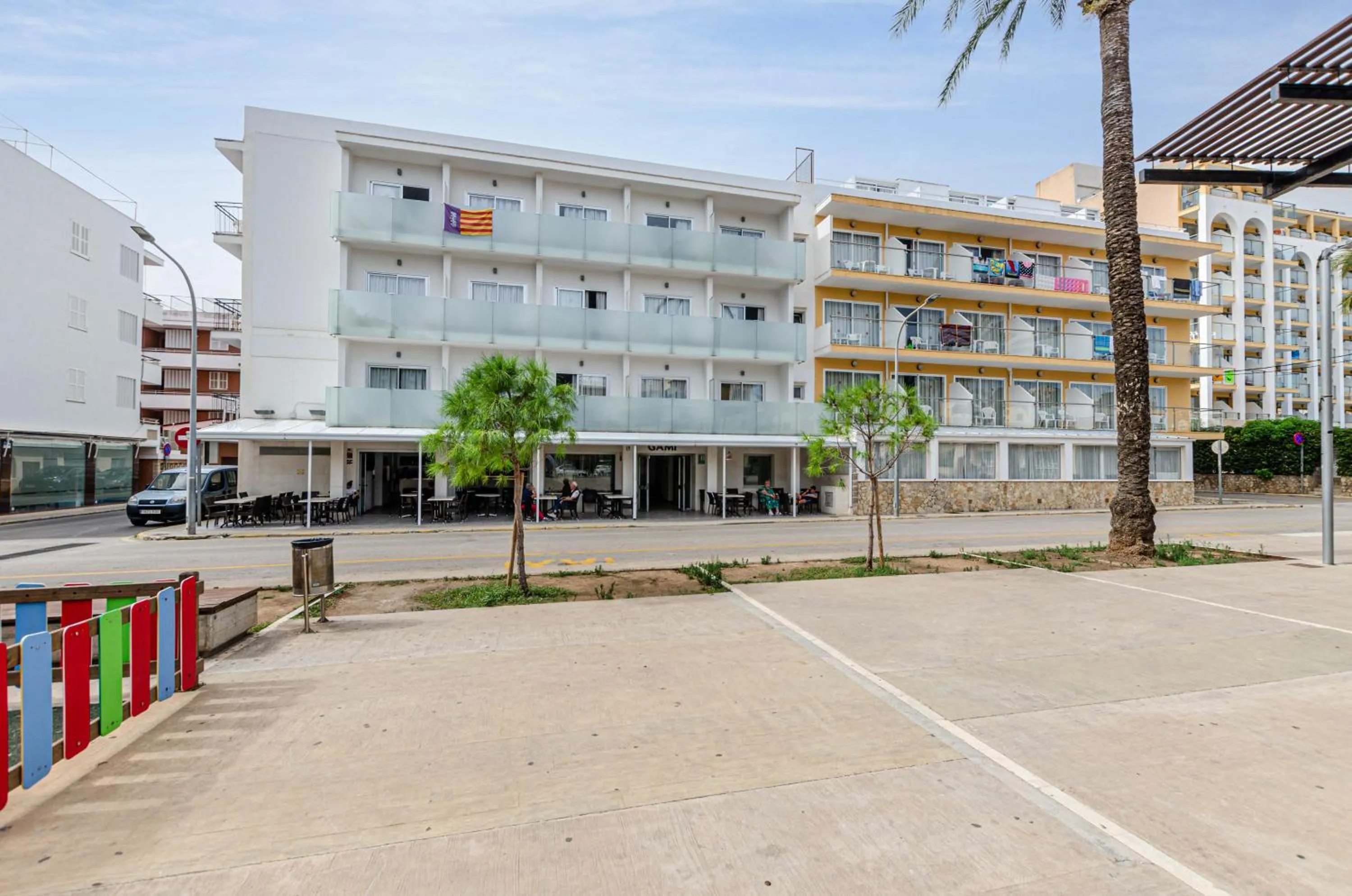 Facade/entrance in Hostal Gami Adults Only