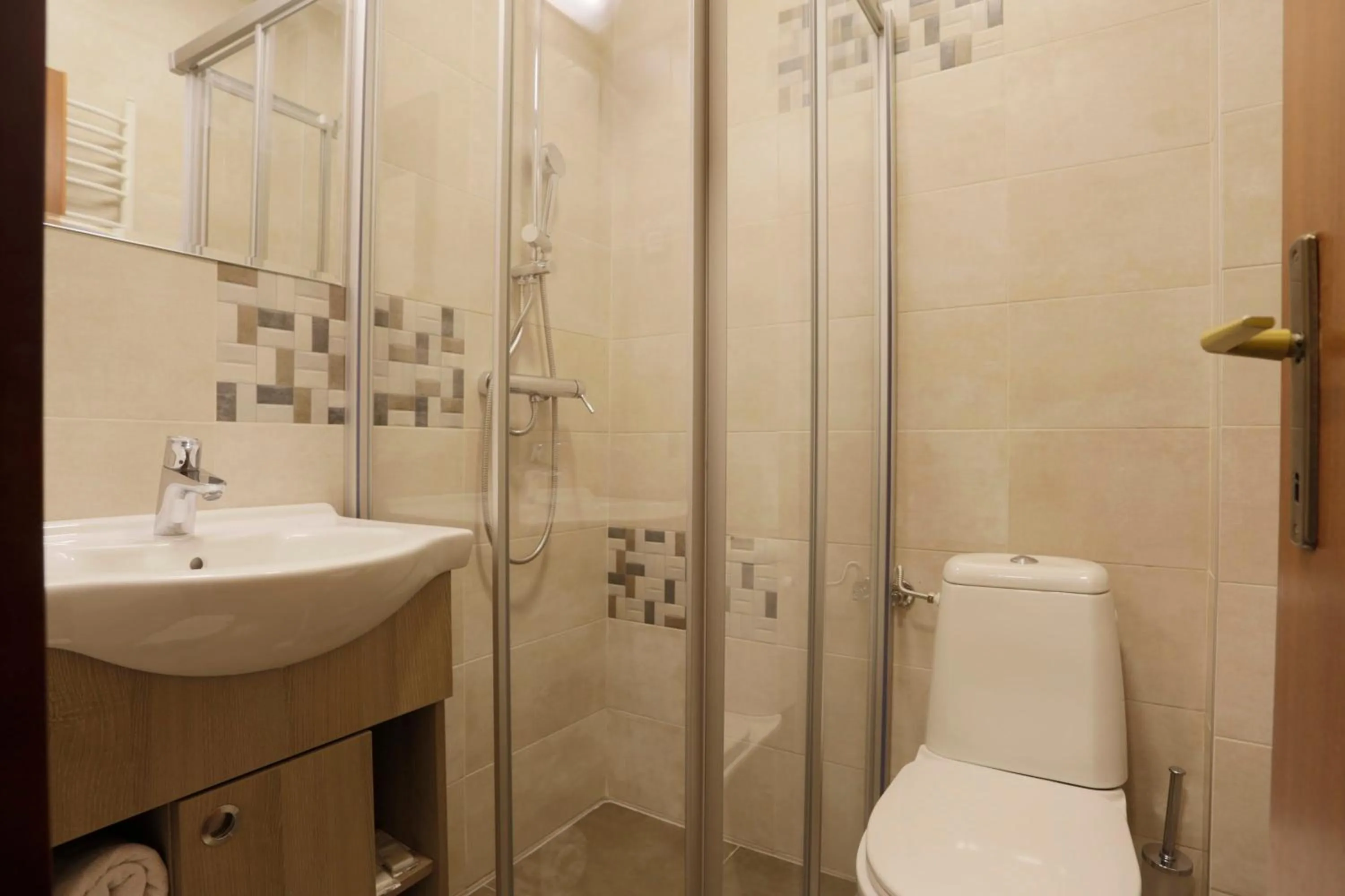 Shower in Accommodation Tara