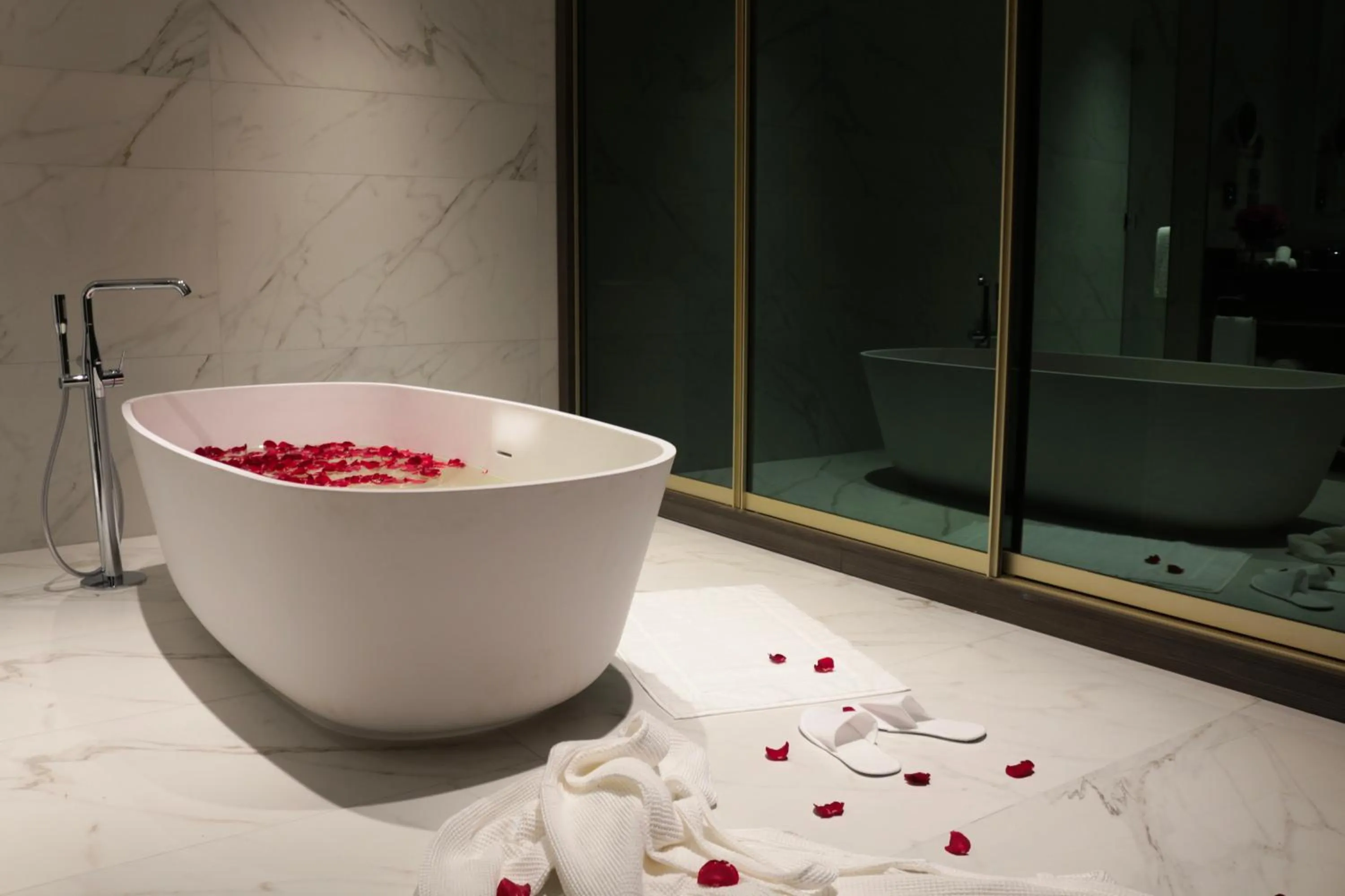 Hot Tub in Views Hotel & Residences - Emaar King Abdullah Economic City