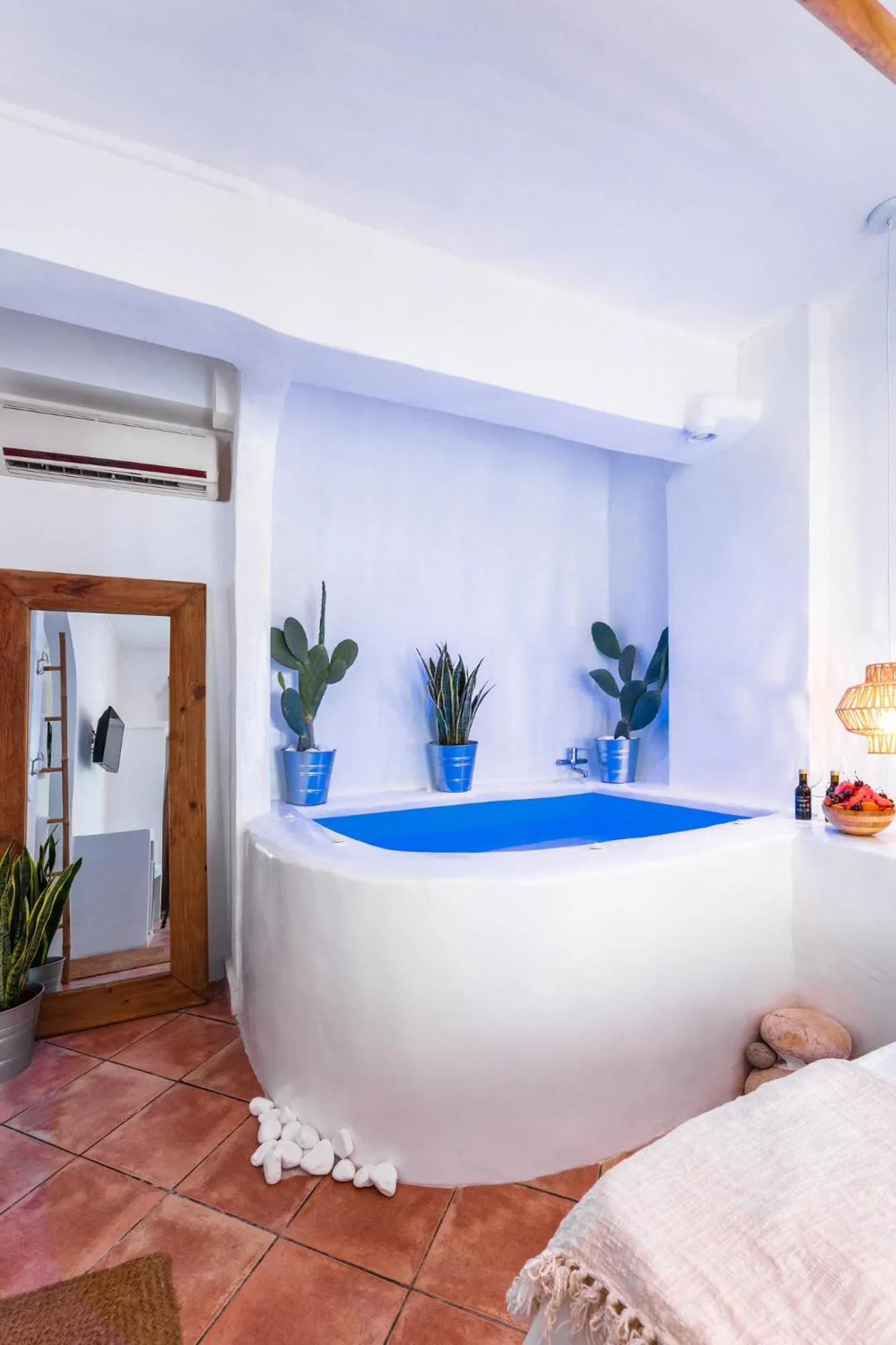 Bathroom, Bed in Marabou Hotel