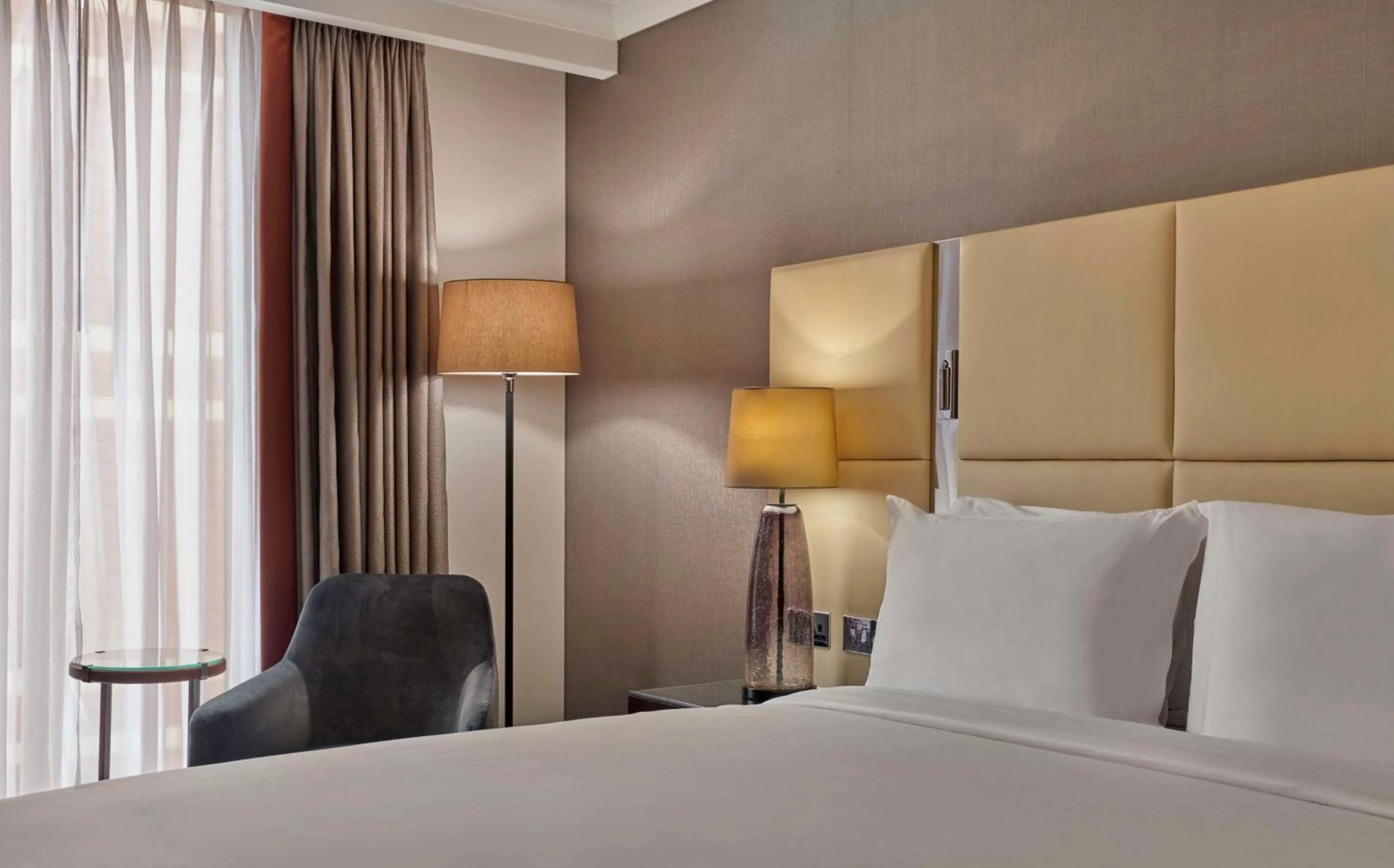 Bedroom, Bed in Hyatt Regency London Albert Embankment