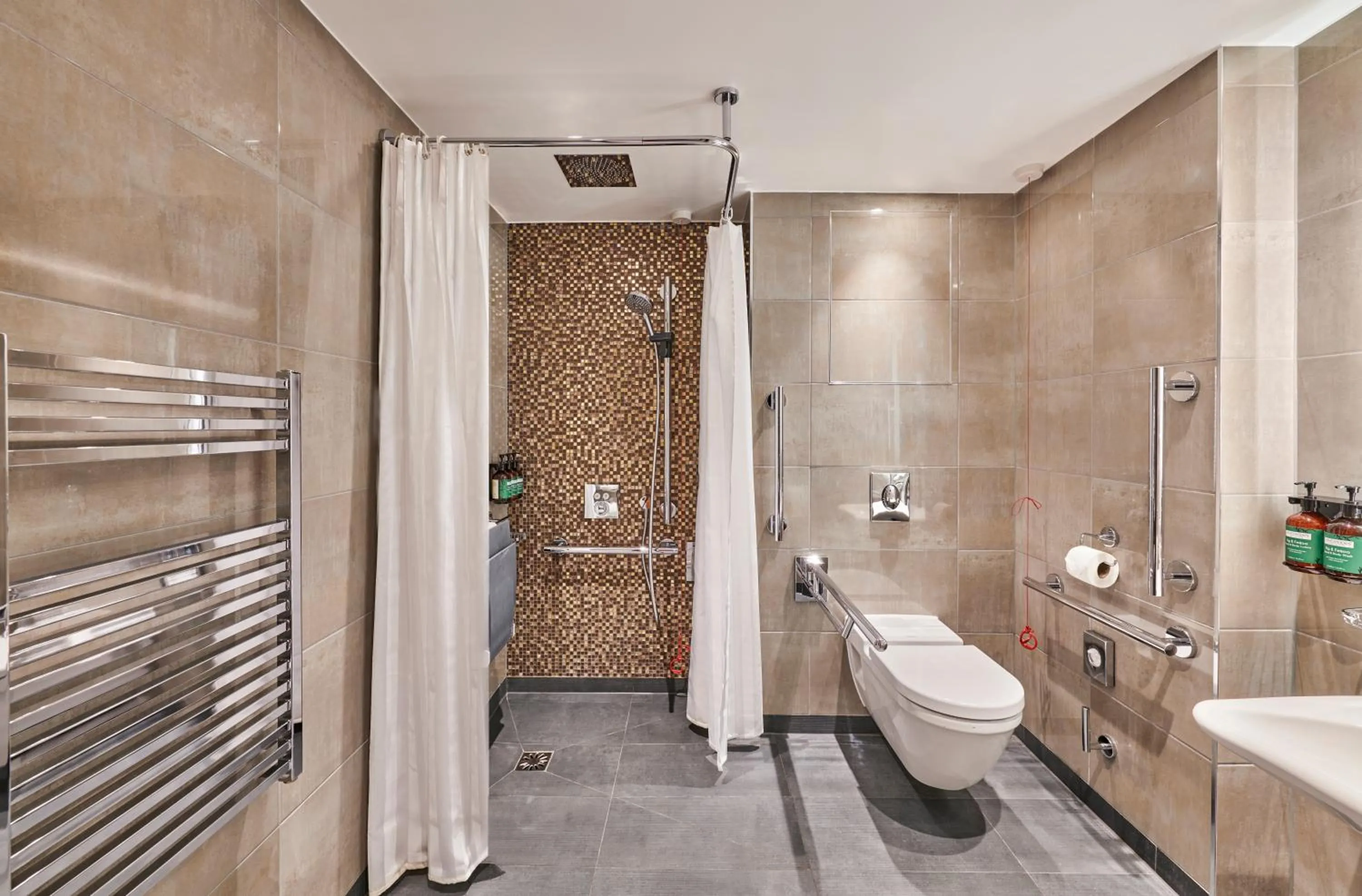 Shower in Hyatt Regency London Albert Embankment