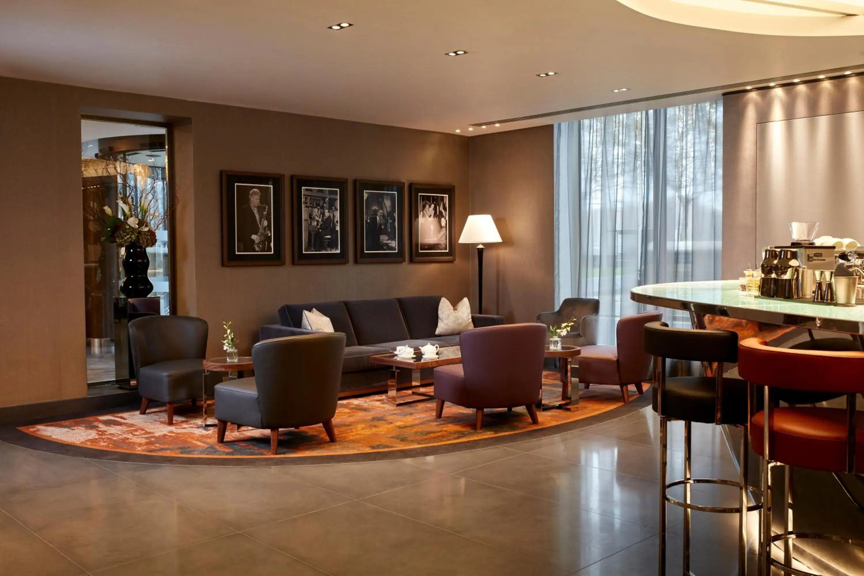 Lounge or bar in Hyatt Regency London Albert Embankment Lounge or bar in Hyatt Regency London Albert Embankment