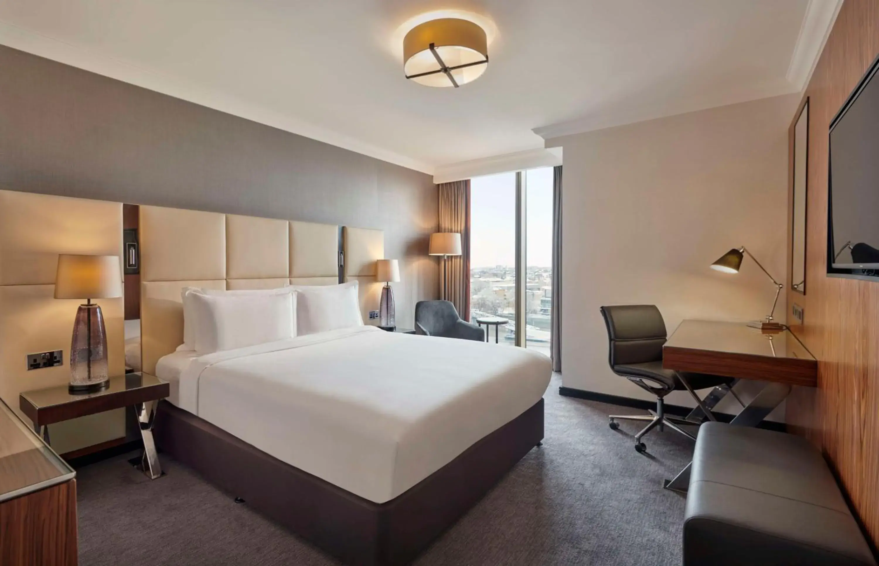 Bedroom, Bed in Hyatt Regency London Albert Embankment Bedroom, Bed in Hyatt Regency London Albert Embankment
