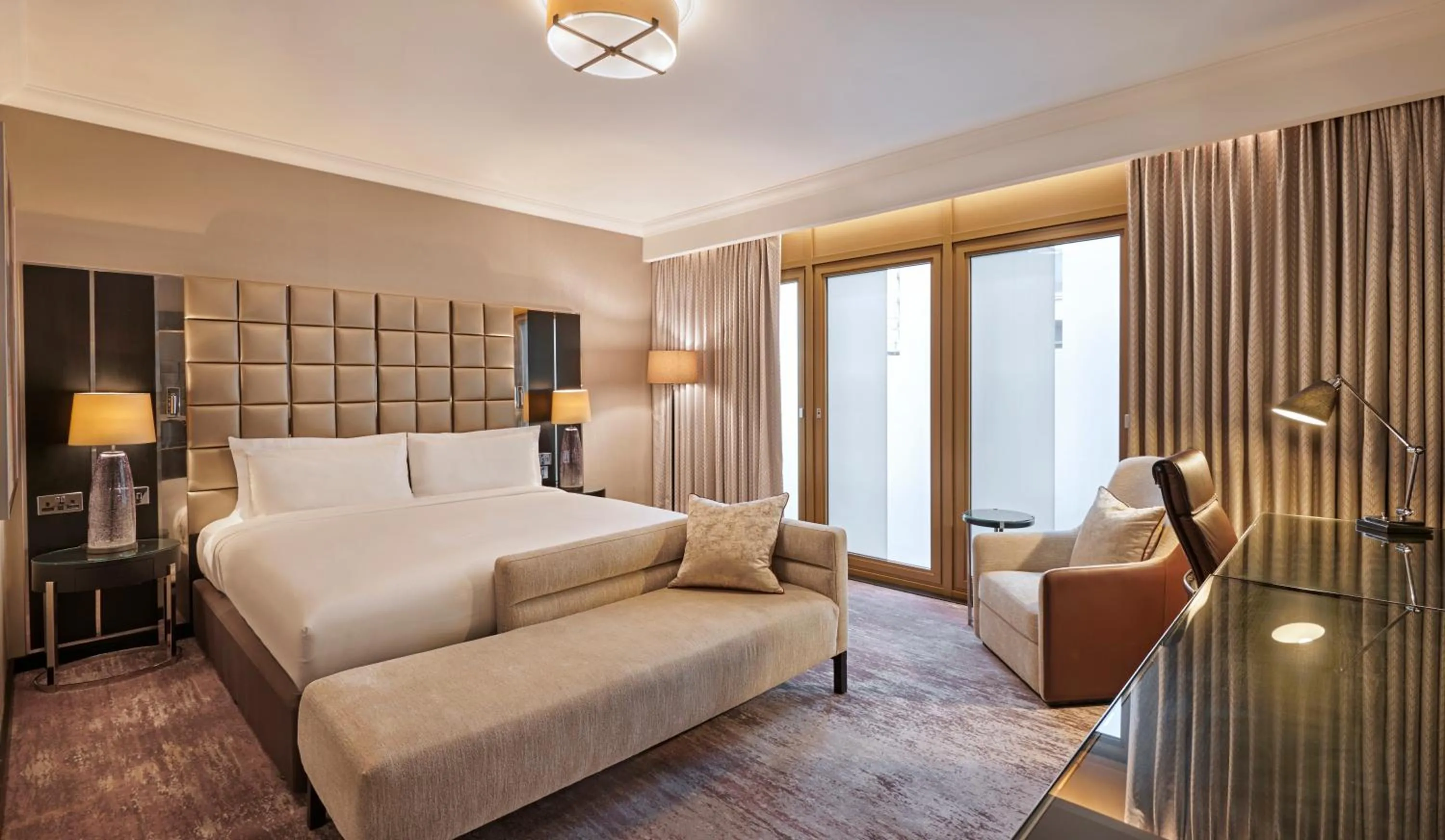 Bedroom, Bed in Hyatt Regency London Albert Embankment