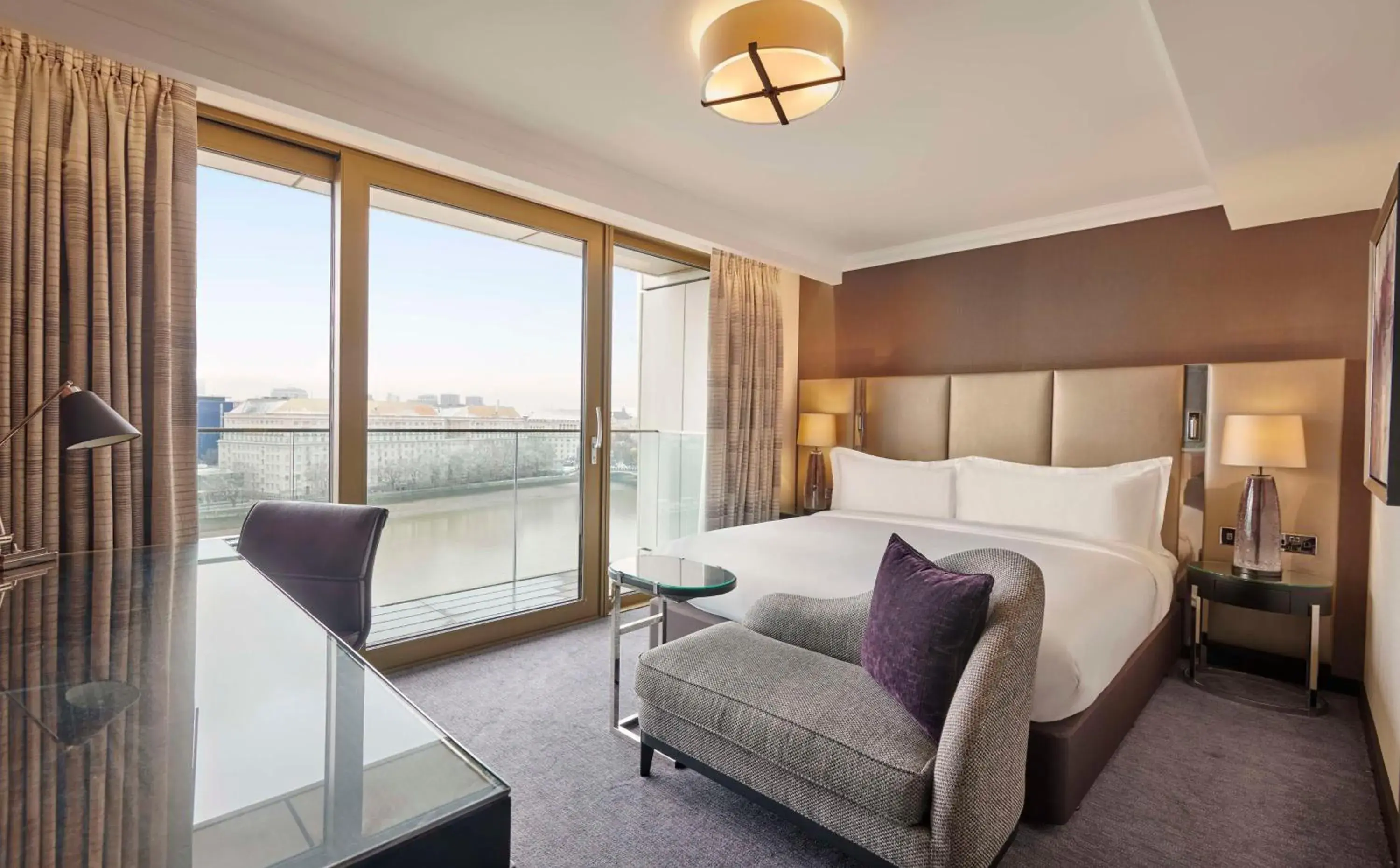 Bedroom, Bed in Hyatt Regency London Albert Embankment Bedroom, Bed in Hyatt Regency London Albert Embankment